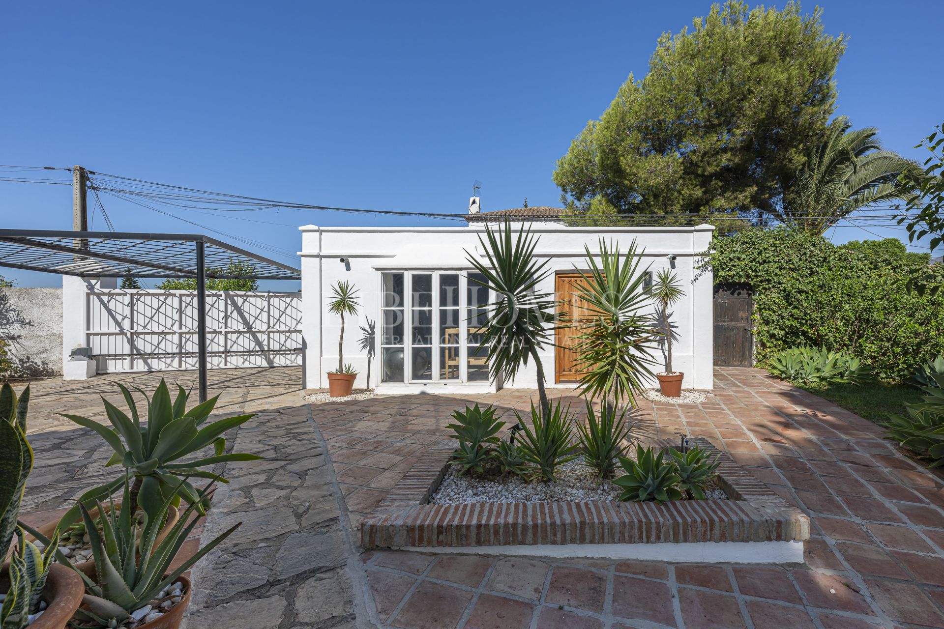 Villa with beautiful panoramic views in Guadalmina Alta, Marbella