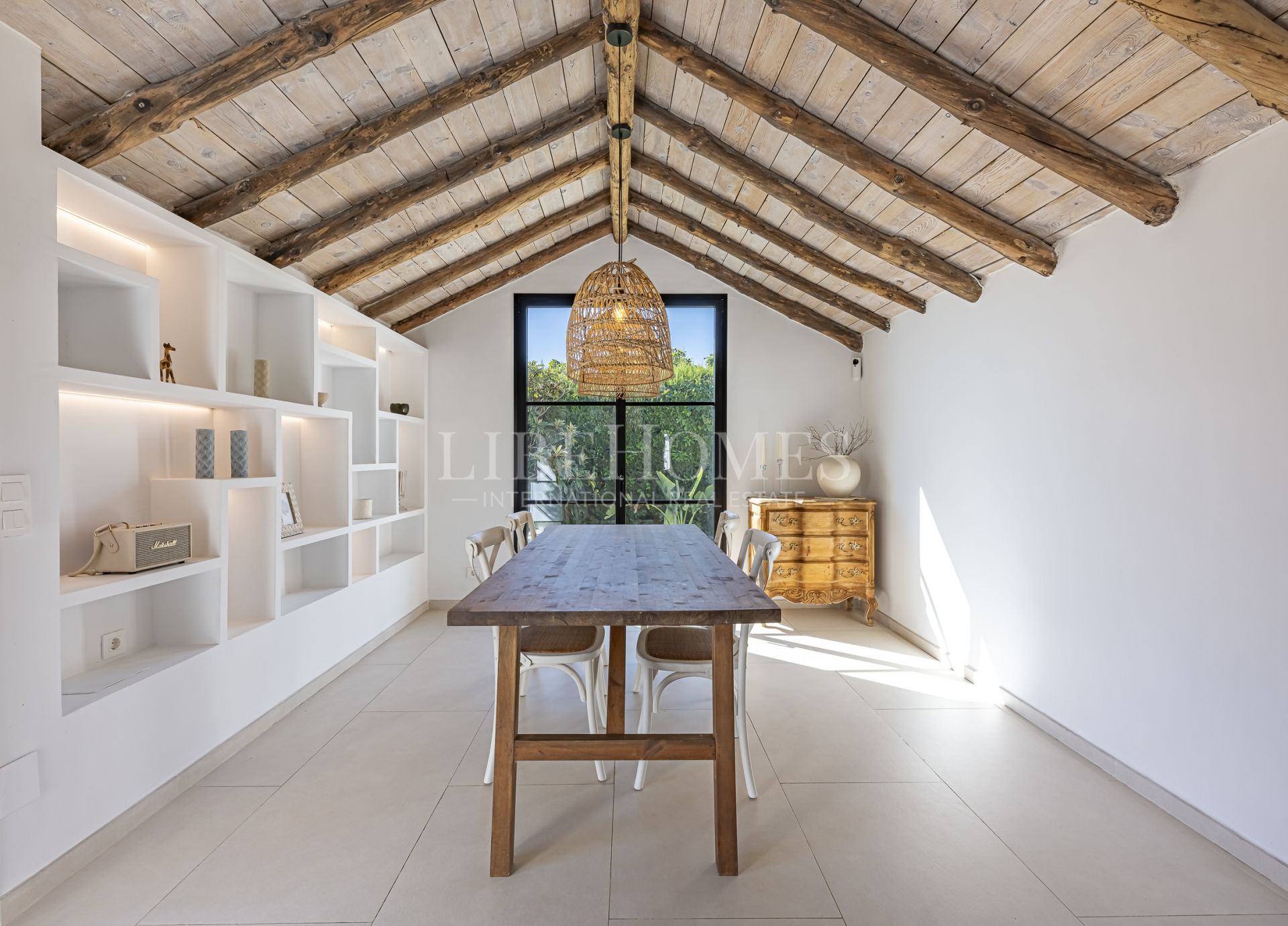 Villa with beautiful panoramic views in Guadalmina Alta, Marbella