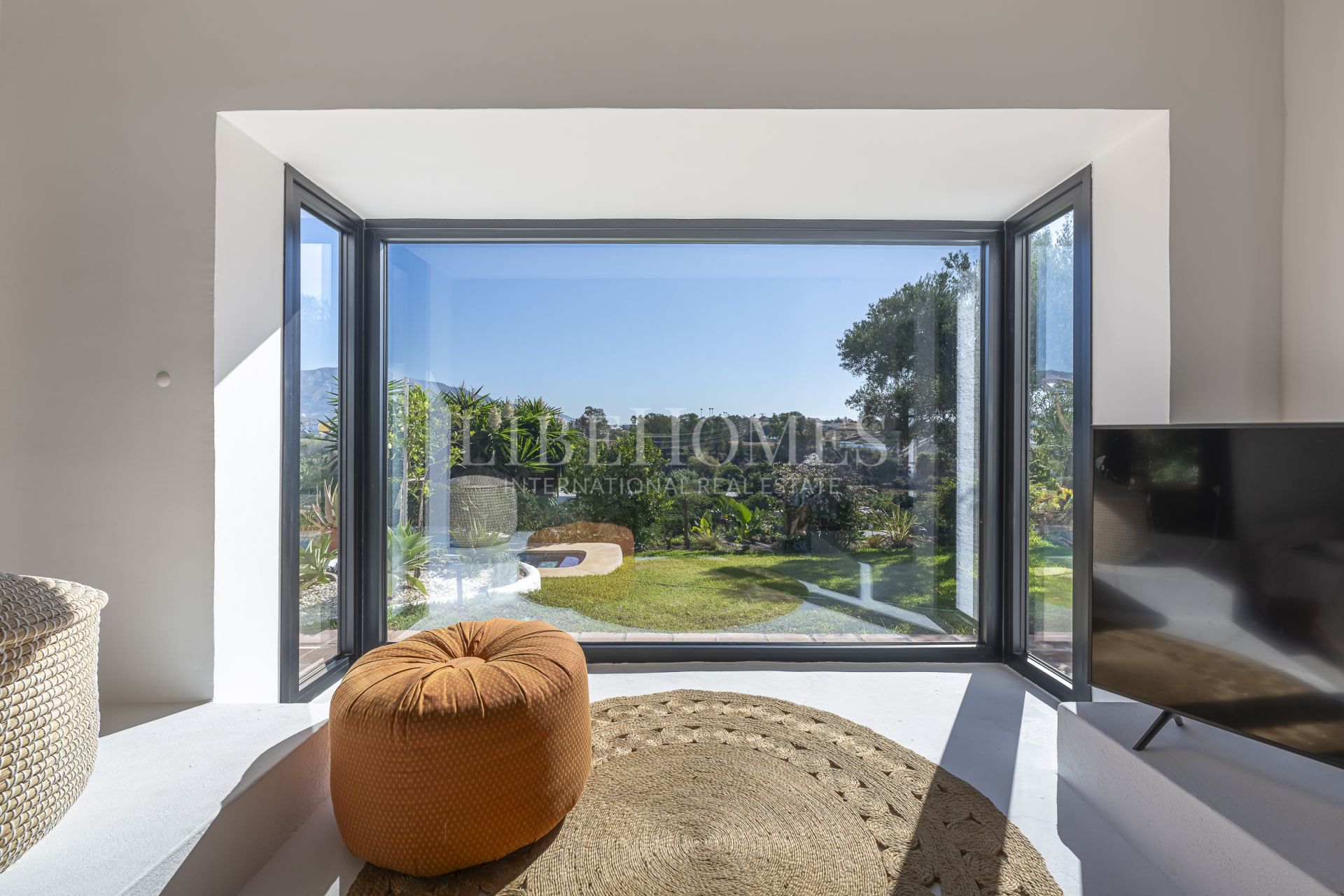 Villa with beautiful panoramic views in Guadalmina Alta, Marbella