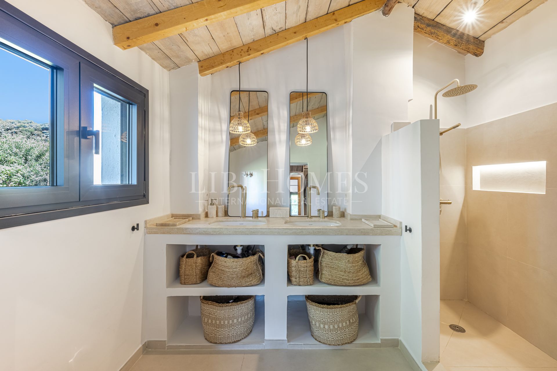 Villa with beautiful panoramic views in Guadalmina Alta, Marbella