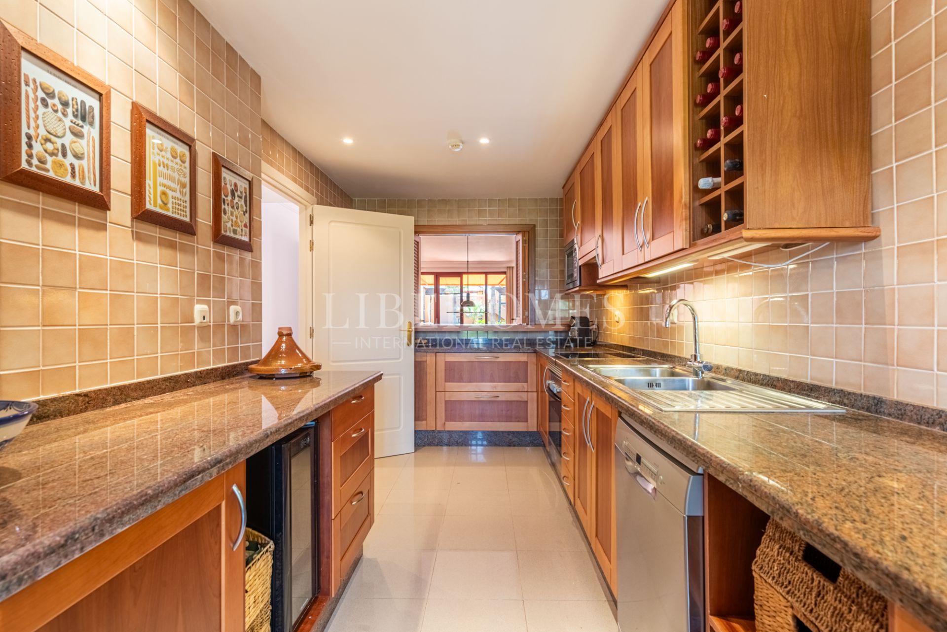 Spectacular beachfront penthouse in San Pedro de Alcántara, Marbella