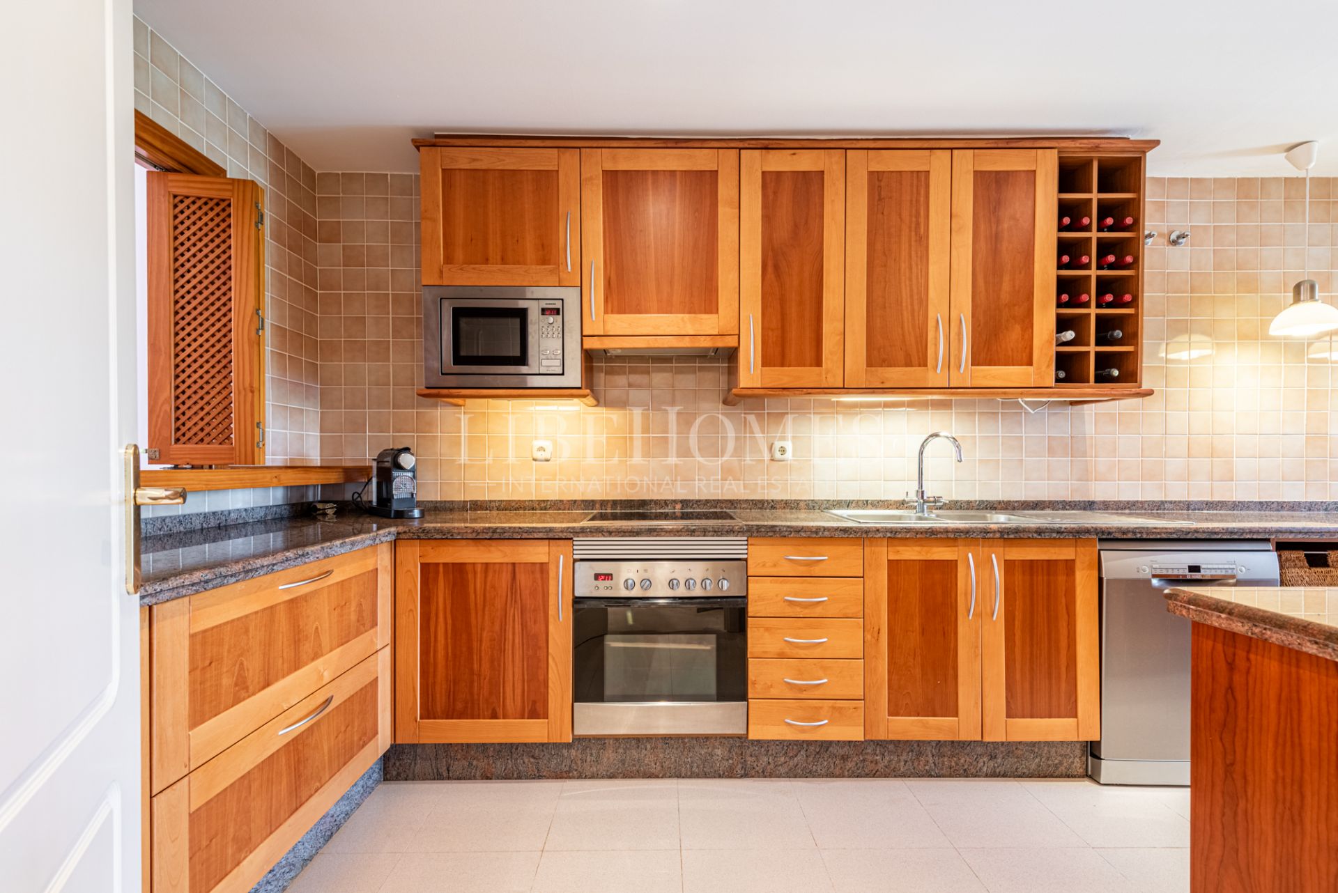 Spectacular beachfront penthouse in San Pedro de Alcántara, Marbella