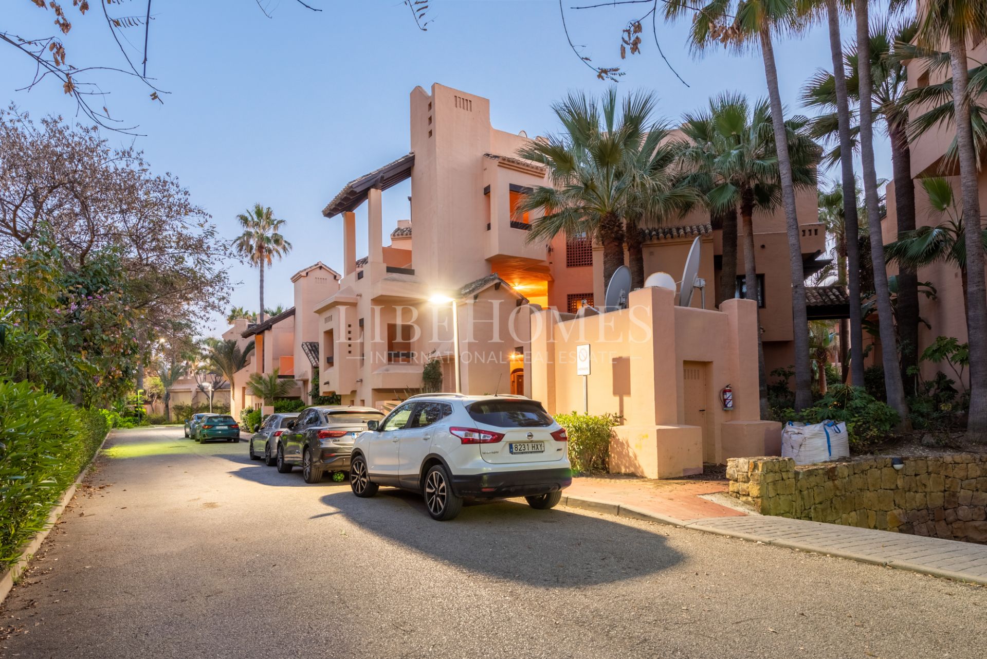 Spectacular beachfront penthouse in San Pedro de Alcántara, Marbella