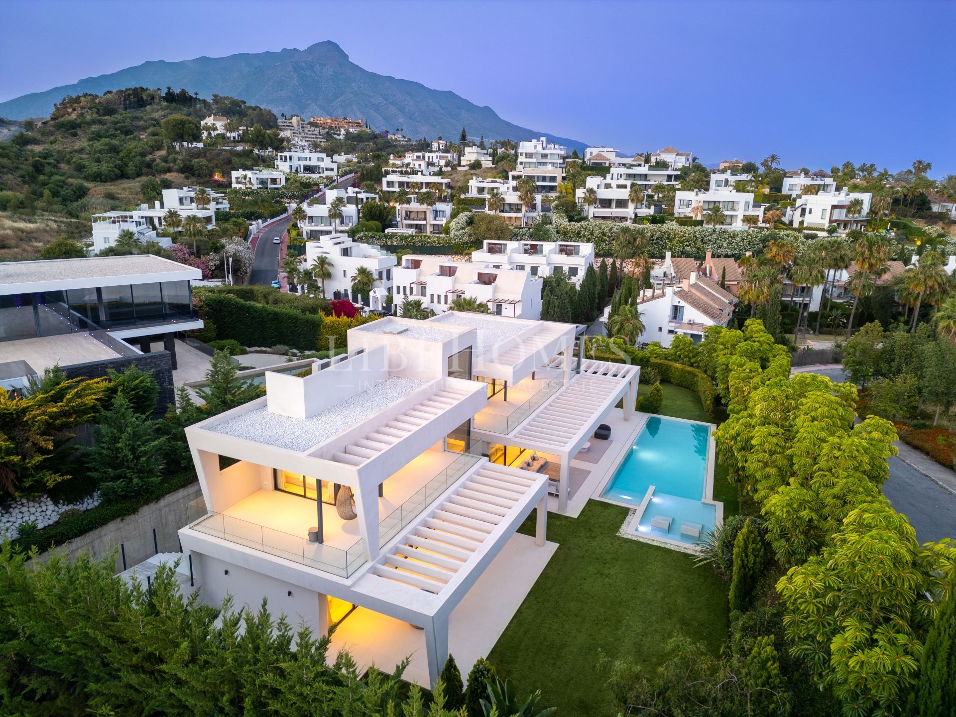 Luxury modern villa in Haza del Conde, Nueva Andalucía, Marbella