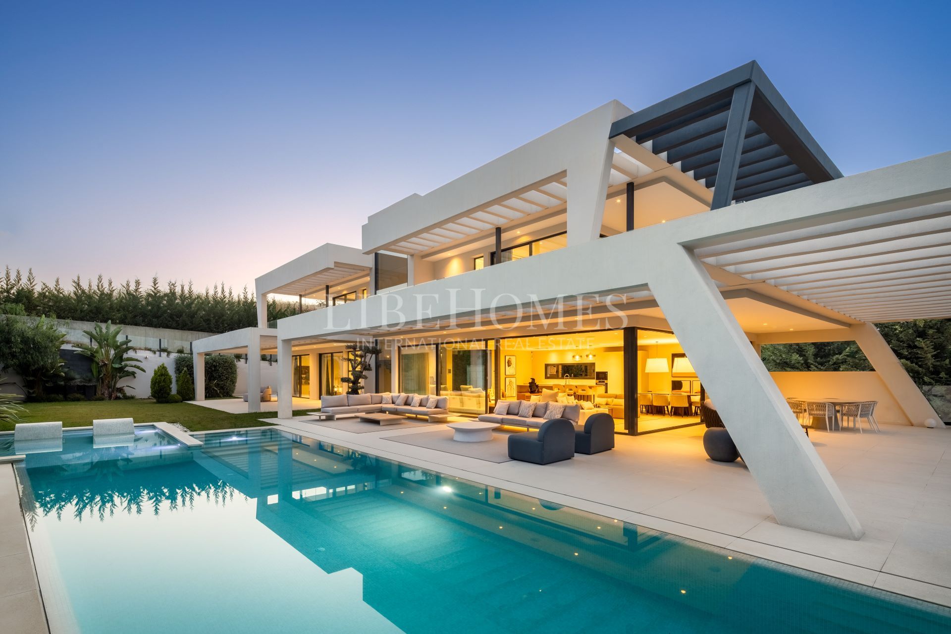 Luxury modern villa in Haza del Conde, Nueva Andalucía, Marbella