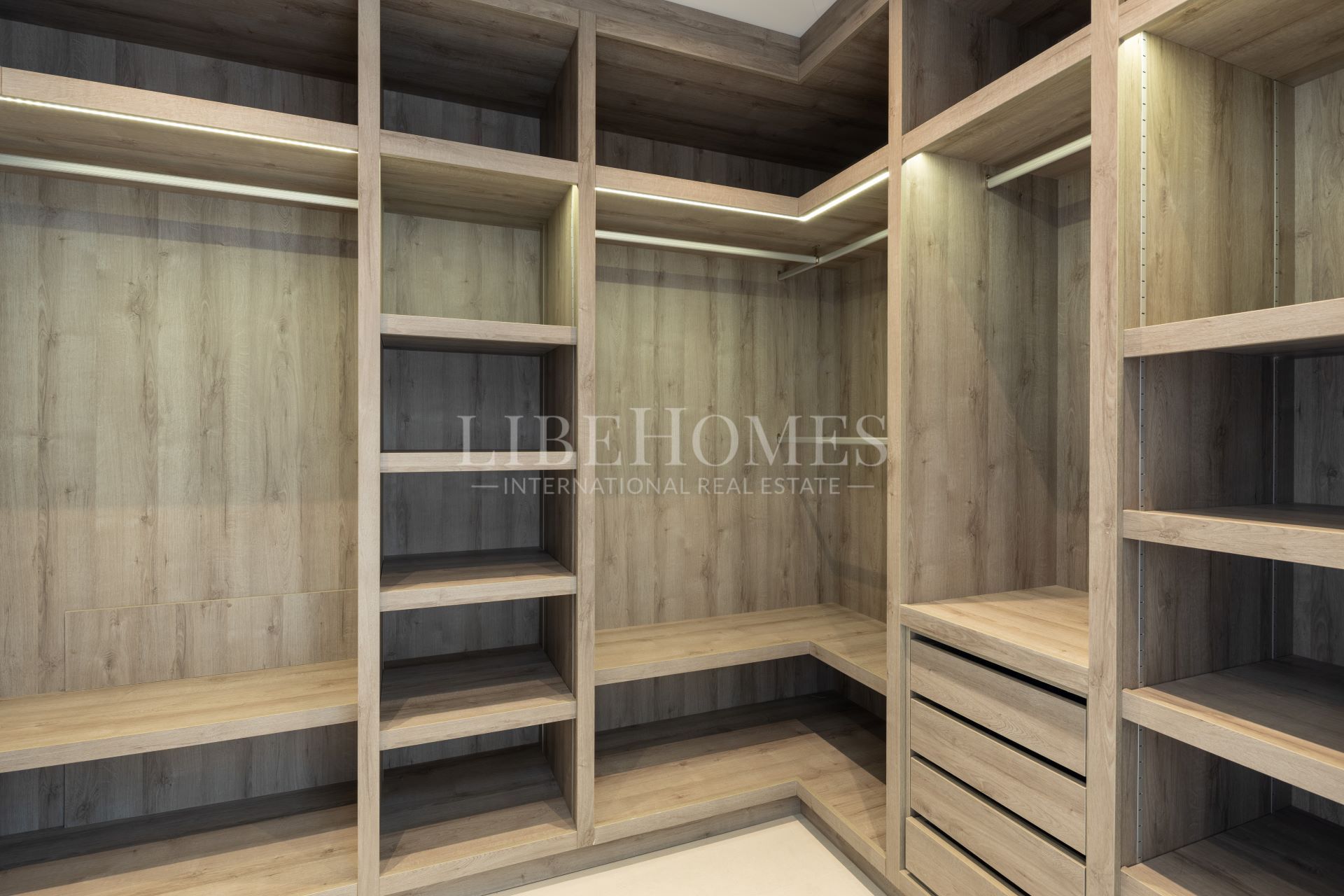 Luxury modern villa in Haza del Conde, Nueva Andalucía, Marbella