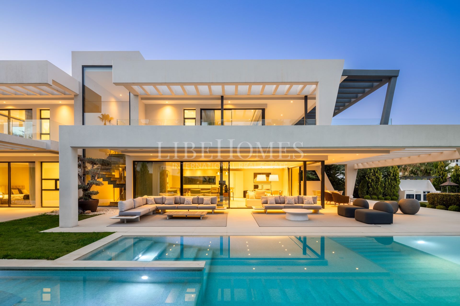 Luxury modern villa in Haza del Conde, Nueva Andalucía, Marbella