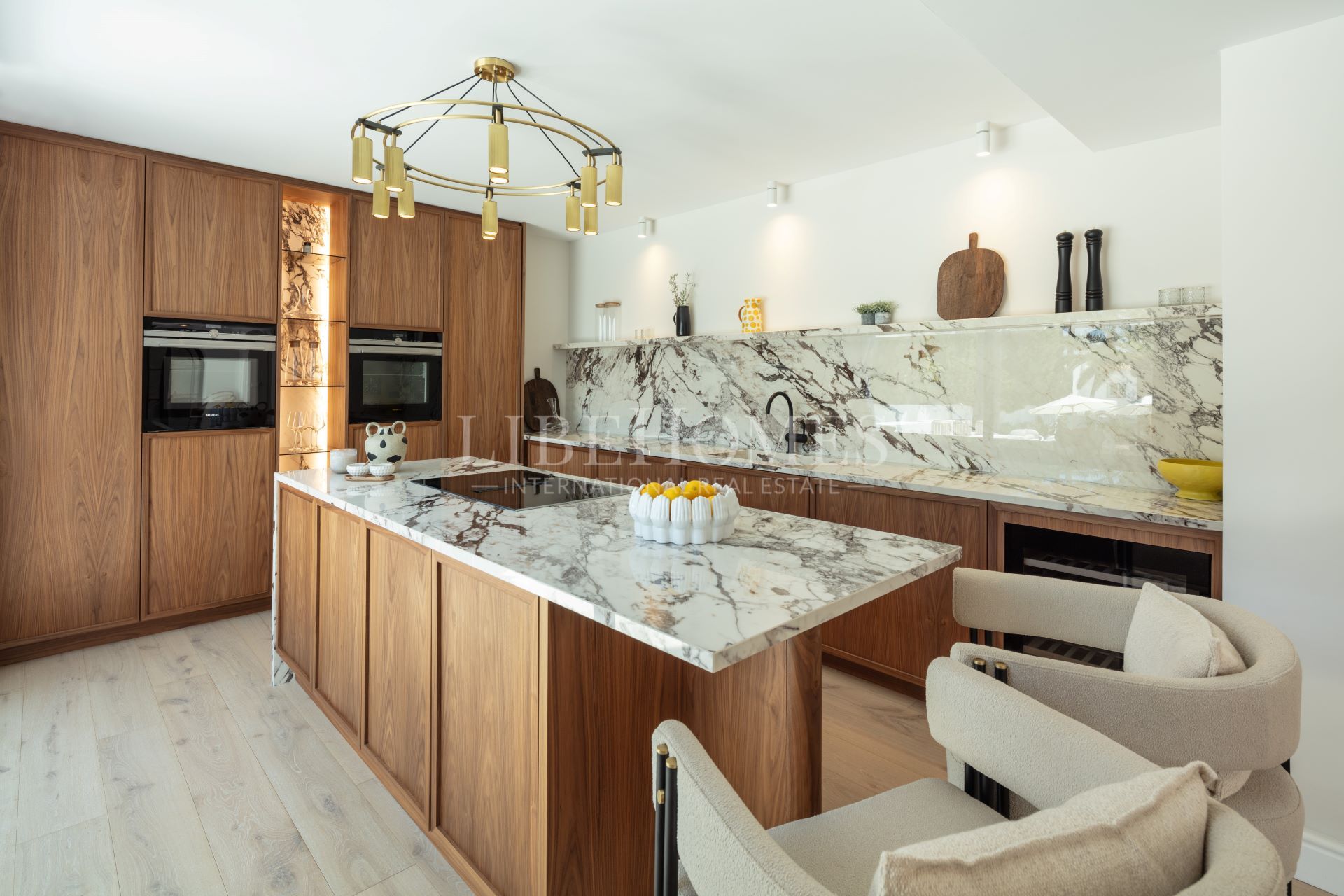 Вилла на продажу в Aloha, Новая Андалусия