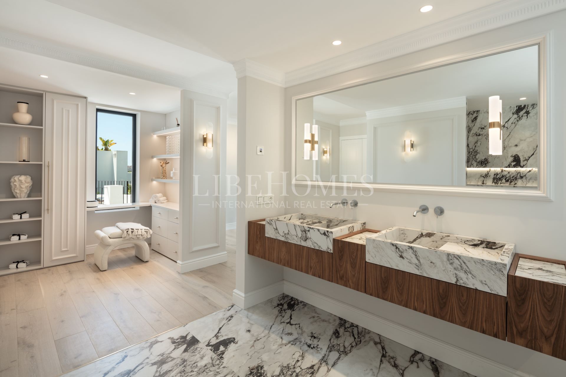 Вилла на продажу в Aloha, Новая Андалусия