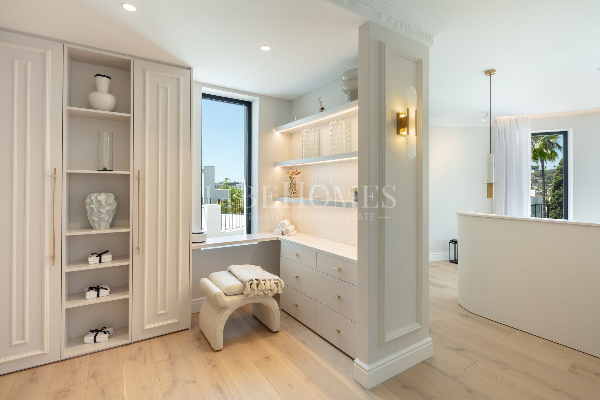 Вилла на продажу в Aloha, Новая Андалусия