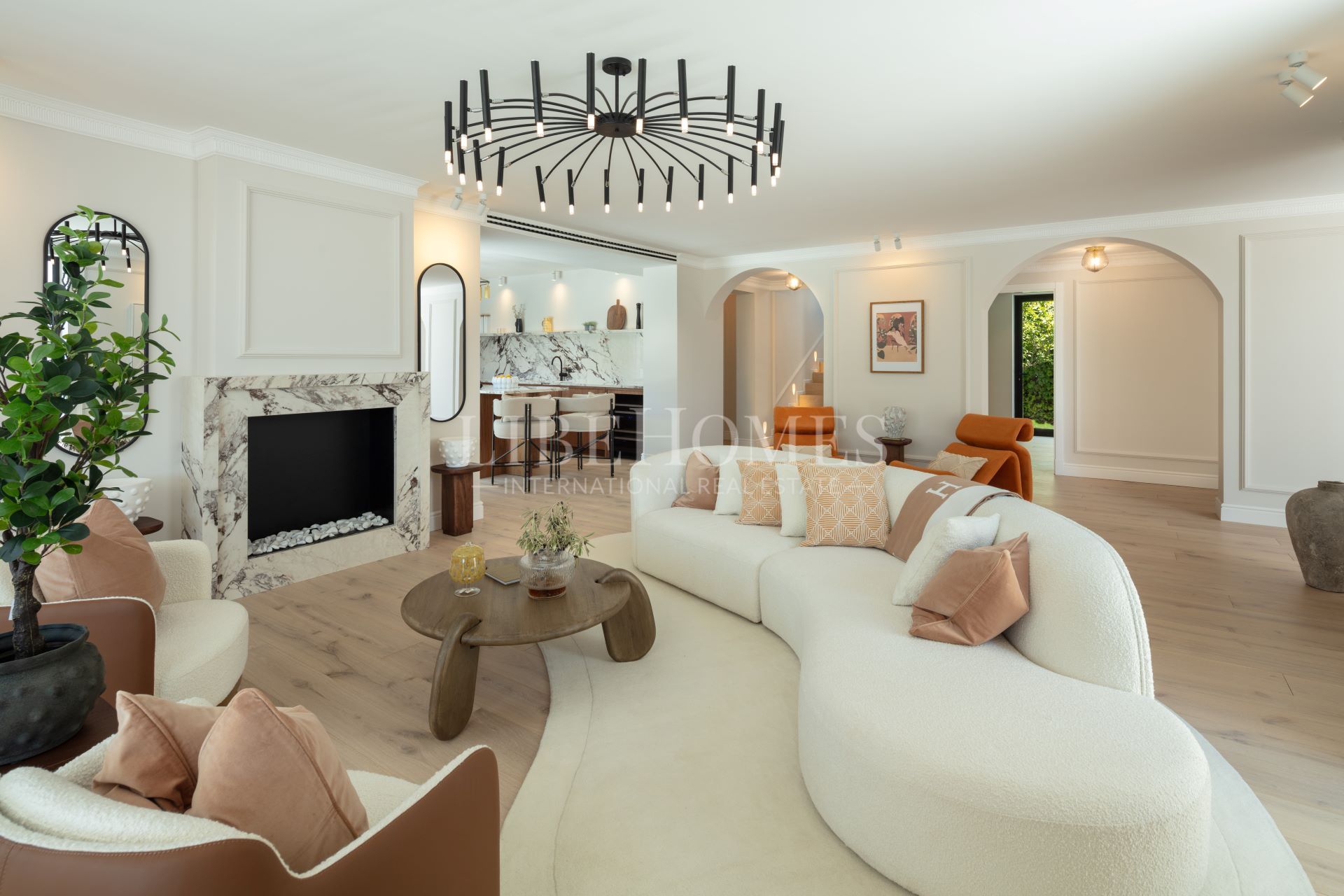 Вилла на продажу в Aloha, Новая Андалусия