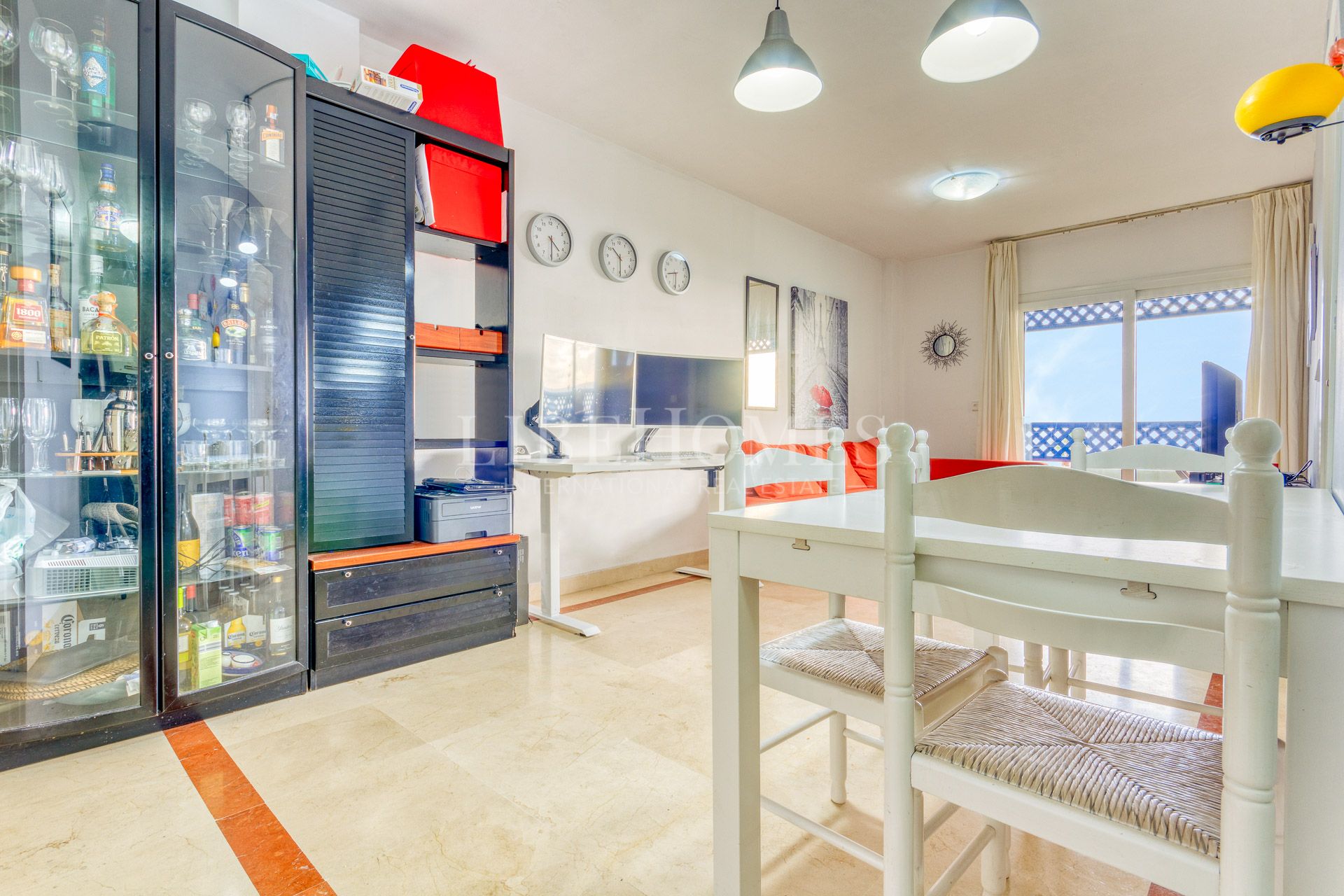 Beach frontline apartment sea views for sale in Manilva beach