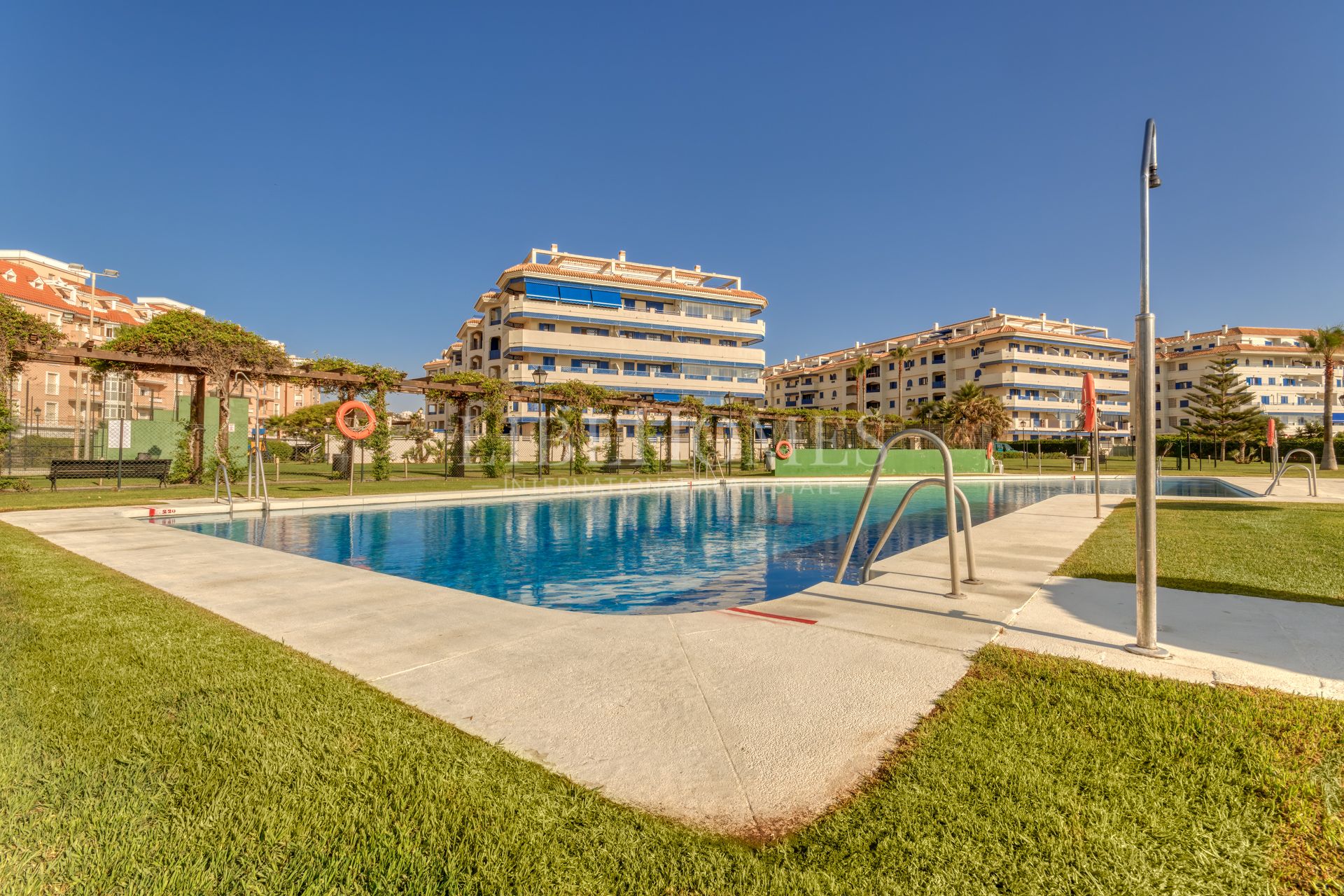 Beach frontline apartment sea views for sale in Manilva beach