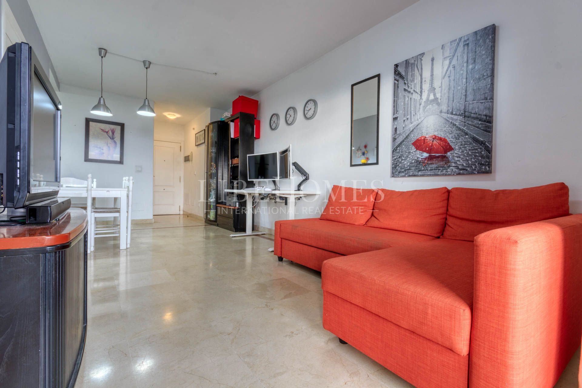 Beach frontline apartment sea views for sale in Manilva beach