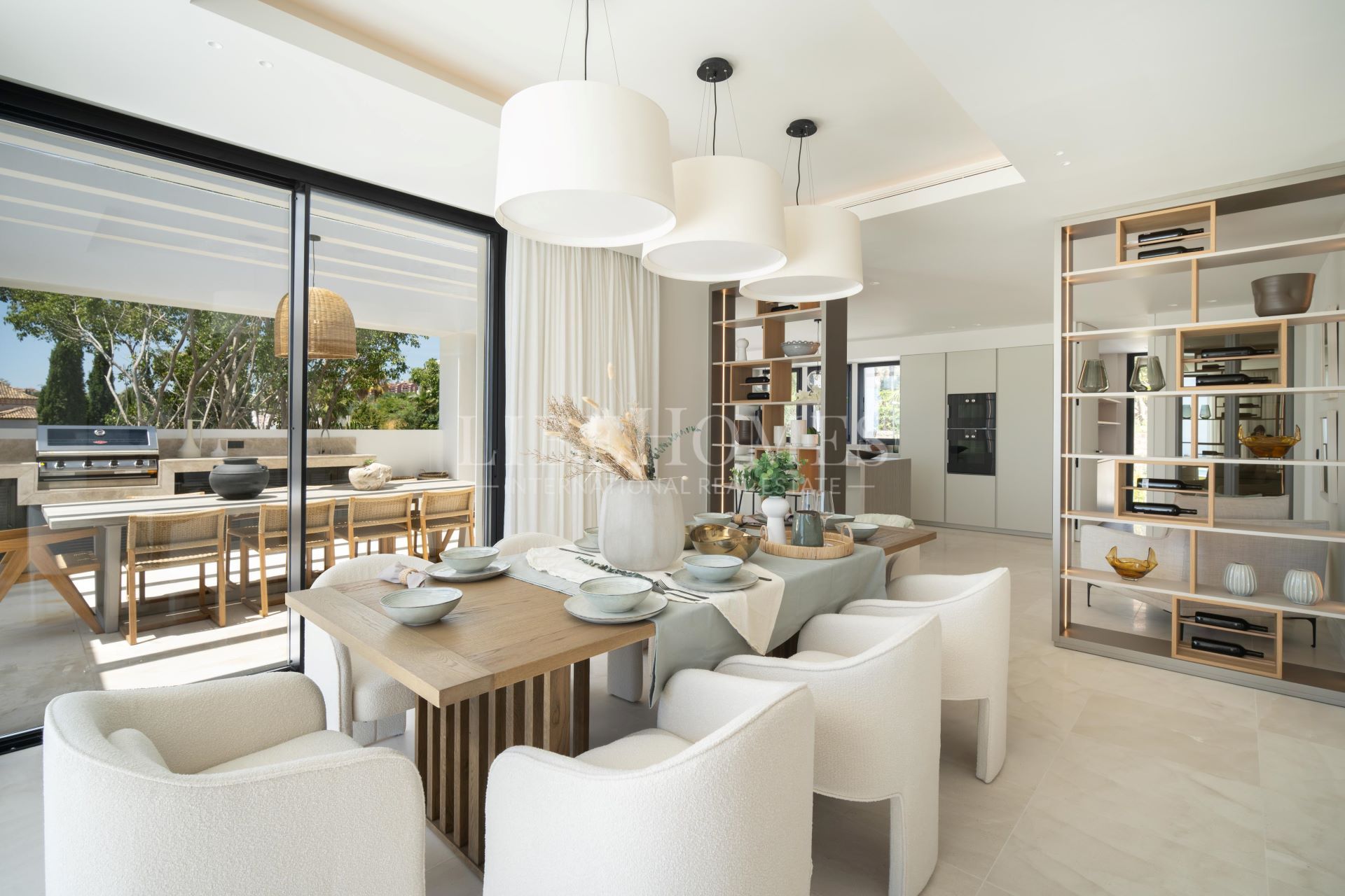 Newly built luxury villa, panoramic sea views, El Herrojo, Benahavis