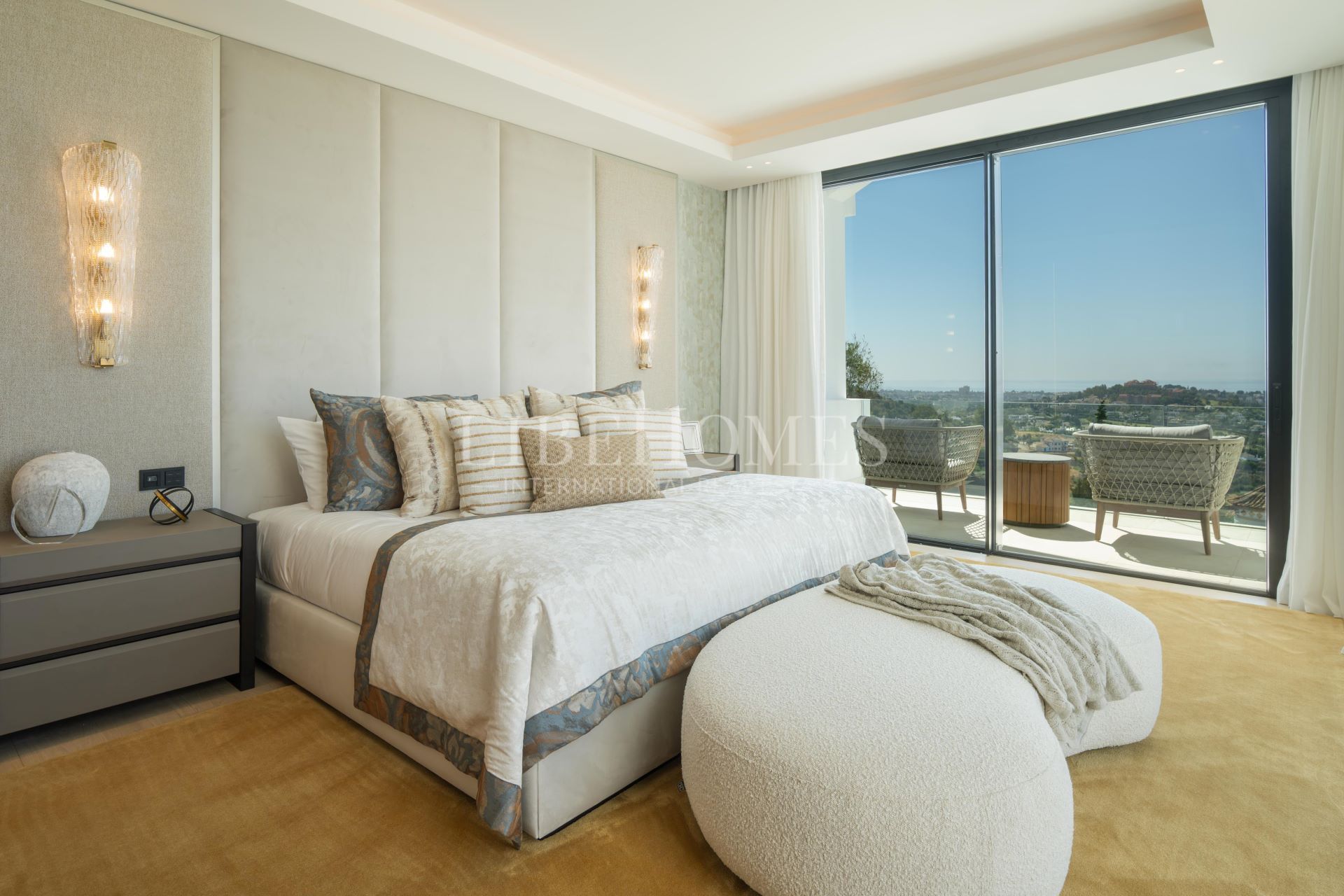 Newly built luxury villa, panoramic sea views, El Herrojo, Benahavis