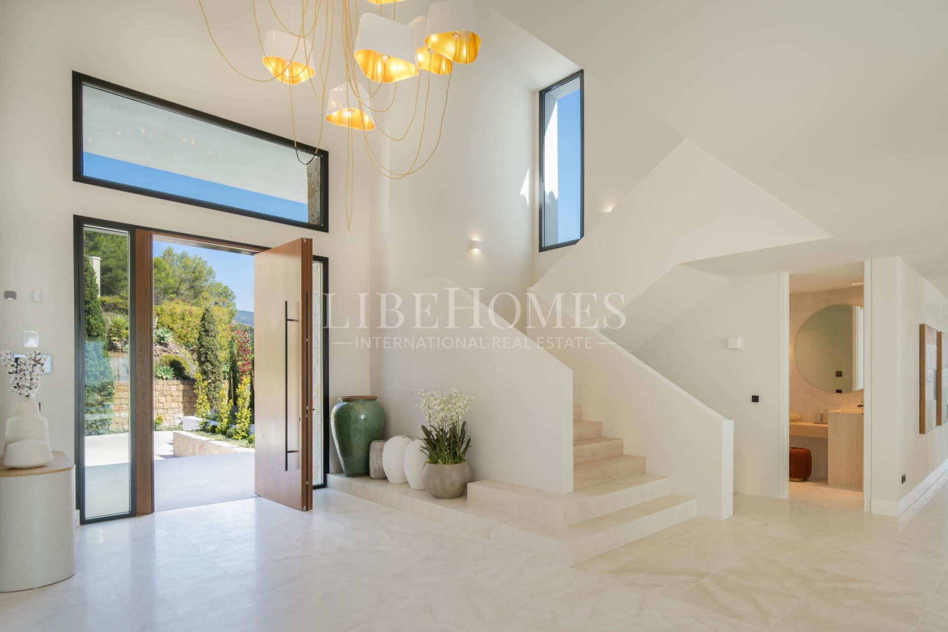 Newly built luxury villa, panoramic sea views, El Herrojo, Benahavis