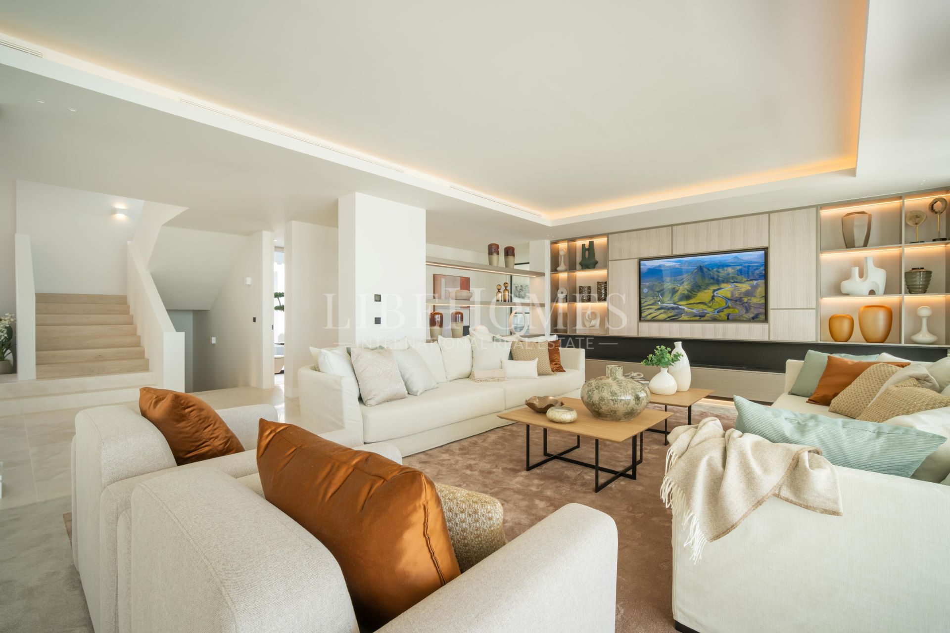 Newly built luxury villa, panoramic sea views, El Herrojo, Benahavis