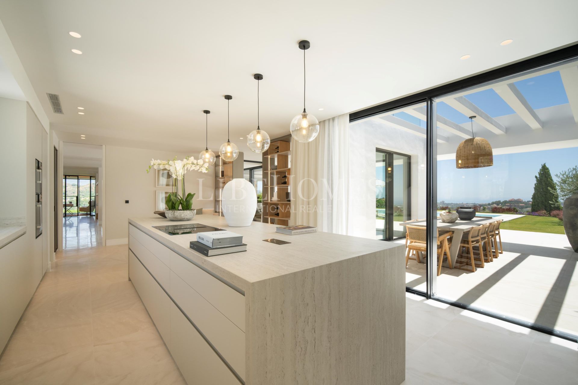 Newly built luxury villa, panoramic sea views, El Herrojo, Benahavis