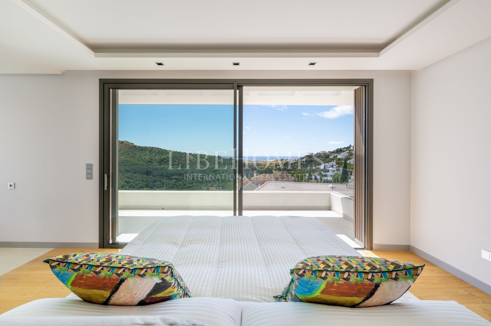Modern villa with stunning sea views in Lomas de la Quinta, Benahavis