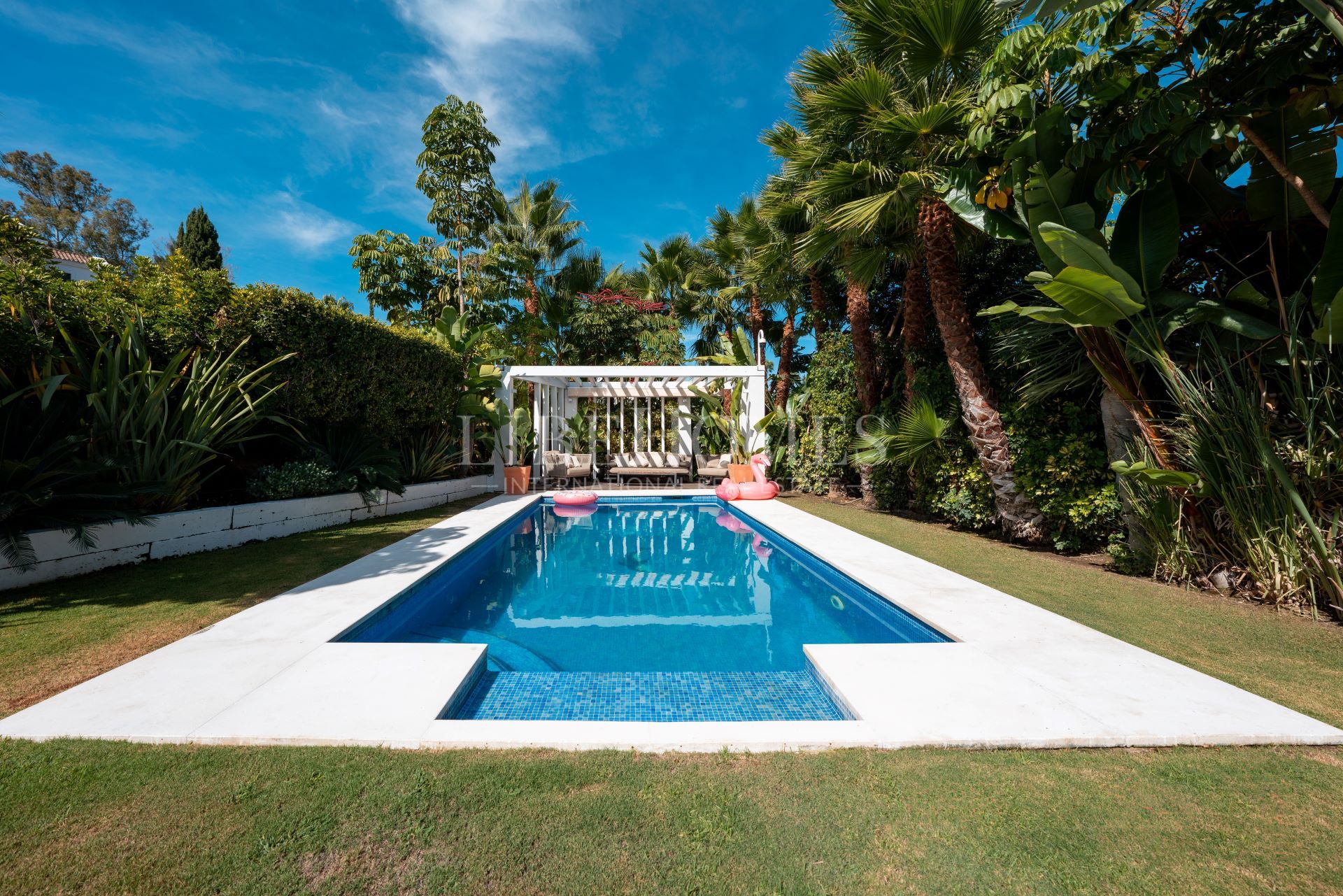 Villa en venta en Los Naranjos Golf, Marbella Nueva Andalucía