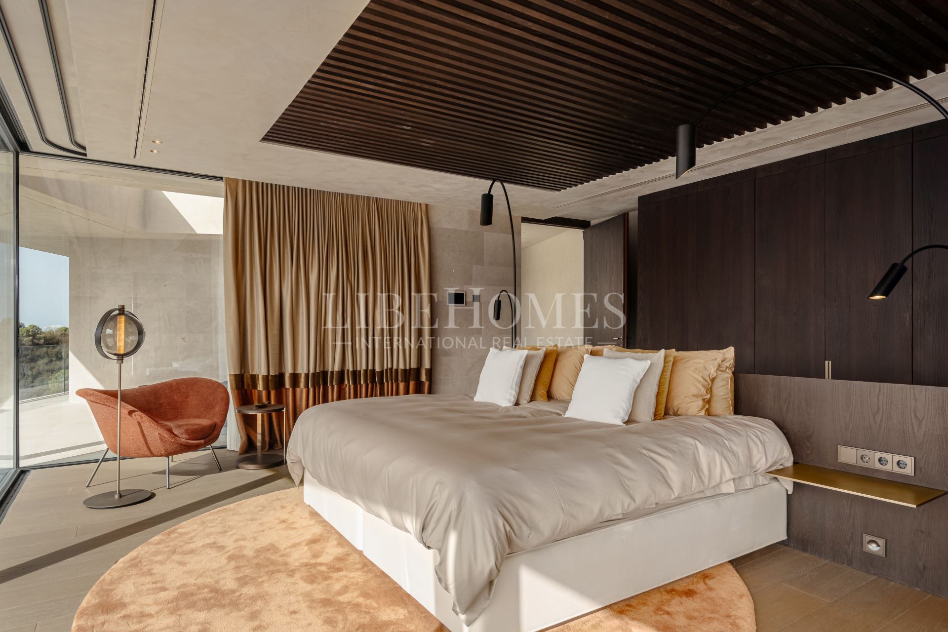 Contemporary villa with spectacular sea views, Monte Mayor, Benahavis