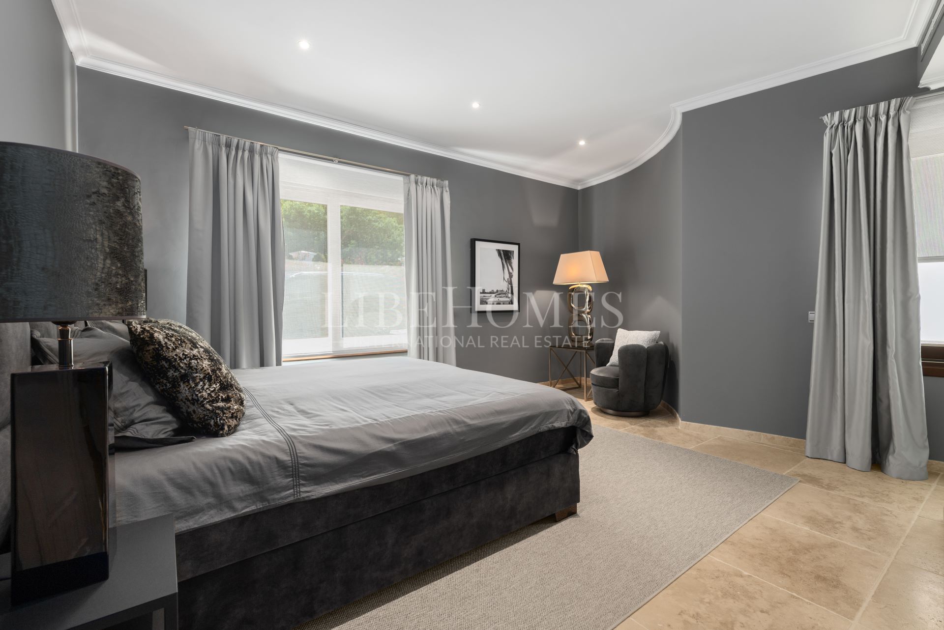 Gran villa con vistas al mar en El Herrojo Alto, Benahavis, Marbella