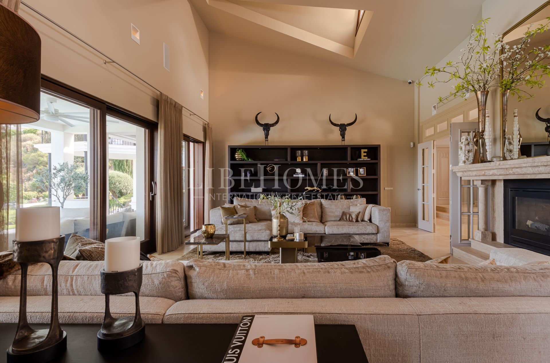 Gran villa con vistas al mar en El Herrojo Alto, Benahavis, Marbella