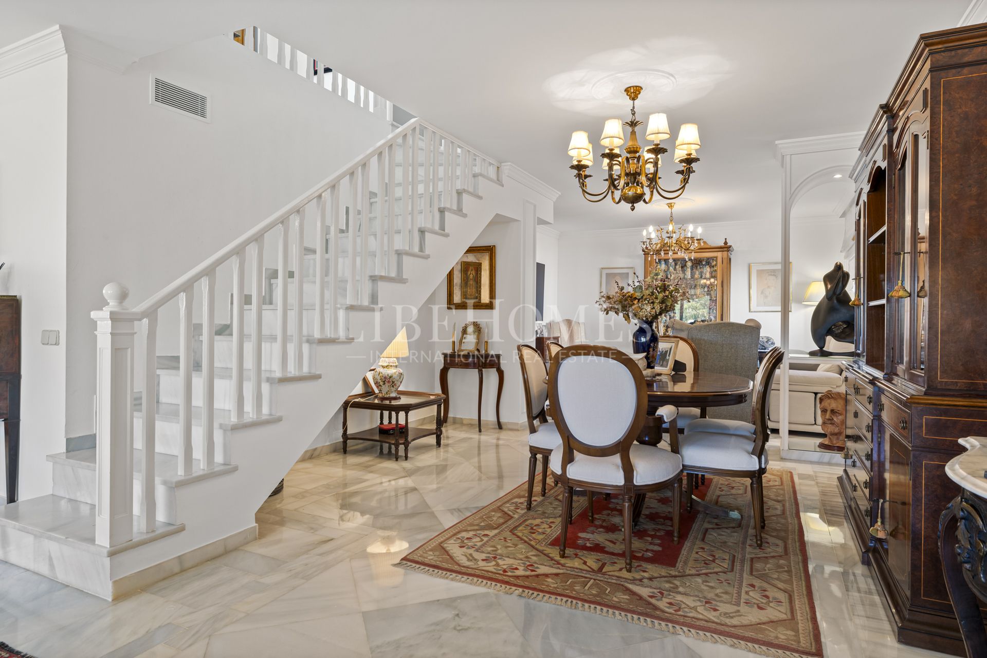 Belle maison mitoyenne, distance de marche au port de Puerto Banús