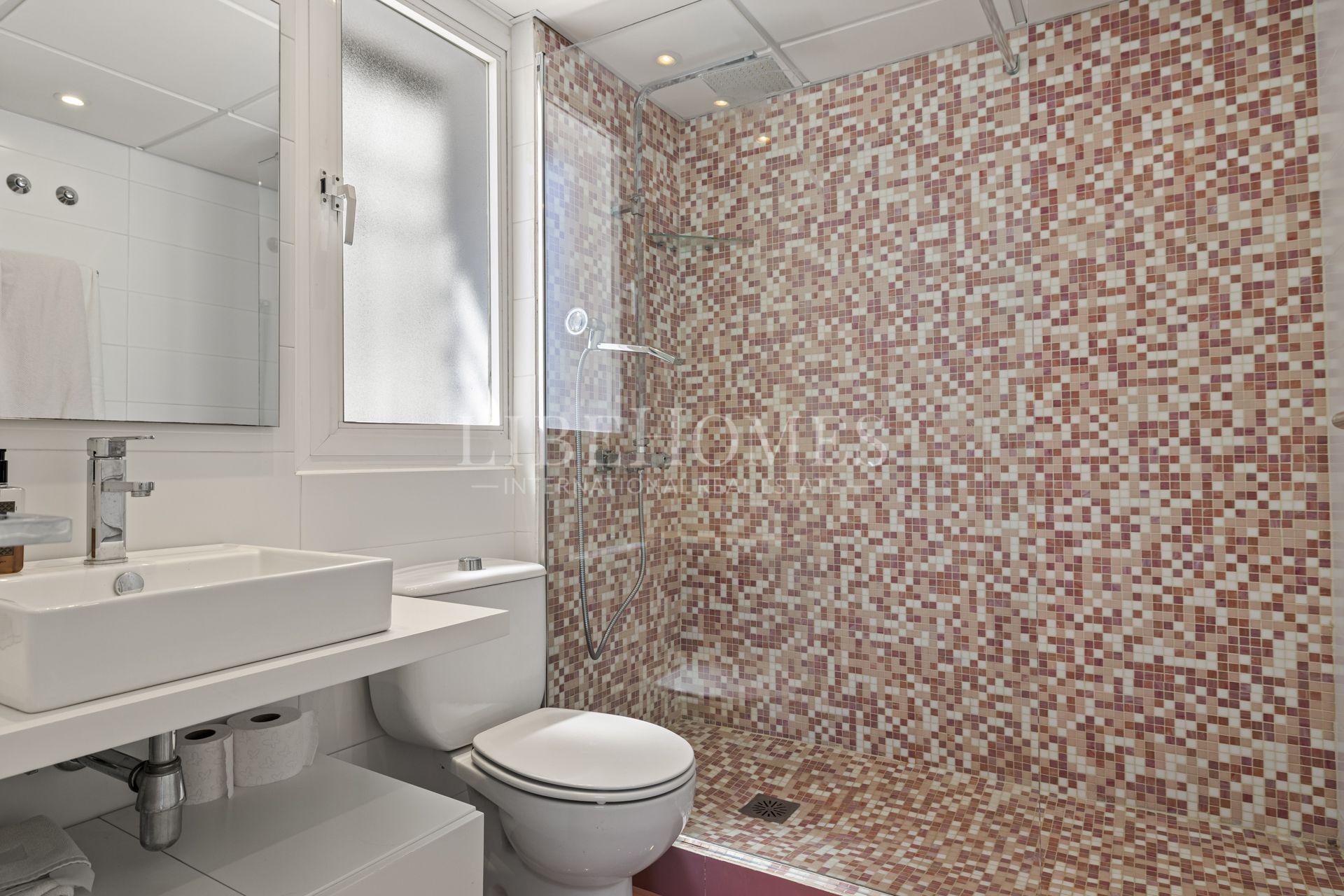 Belle maison mitoyenne, distance de marche au port de Puerto Banús