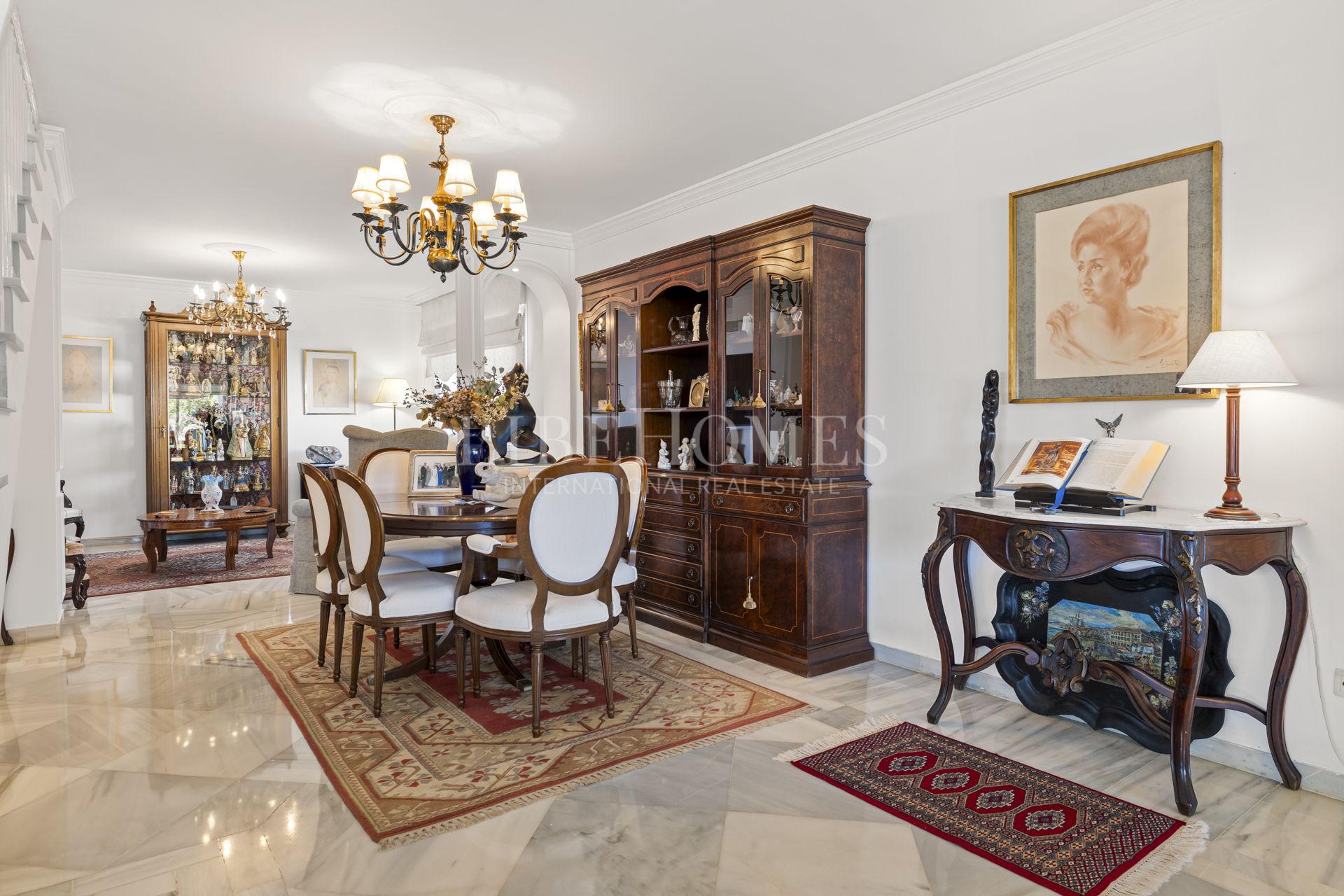 Belle maison mitoyenne, distance de marche au port de Puerto Banús