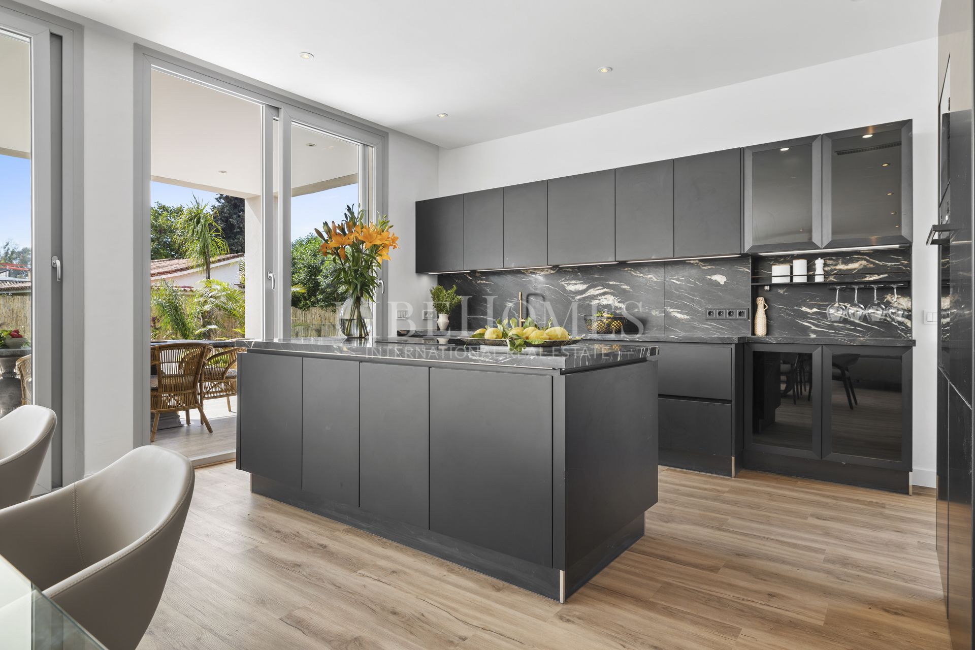 New villa, 2 minutes walk to beach, San Pedro de Alcantara, Marbella