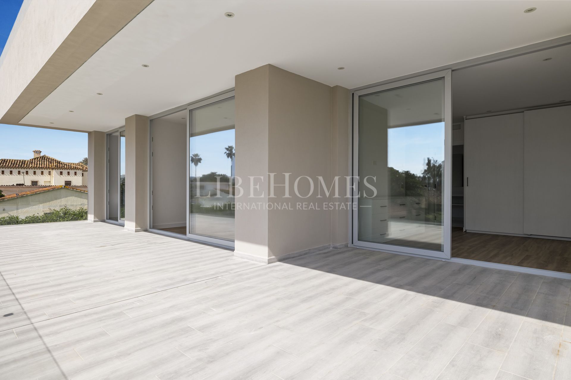 New villa, 2 minutes walk to beach, San Pedro de Alcantara, Marbella