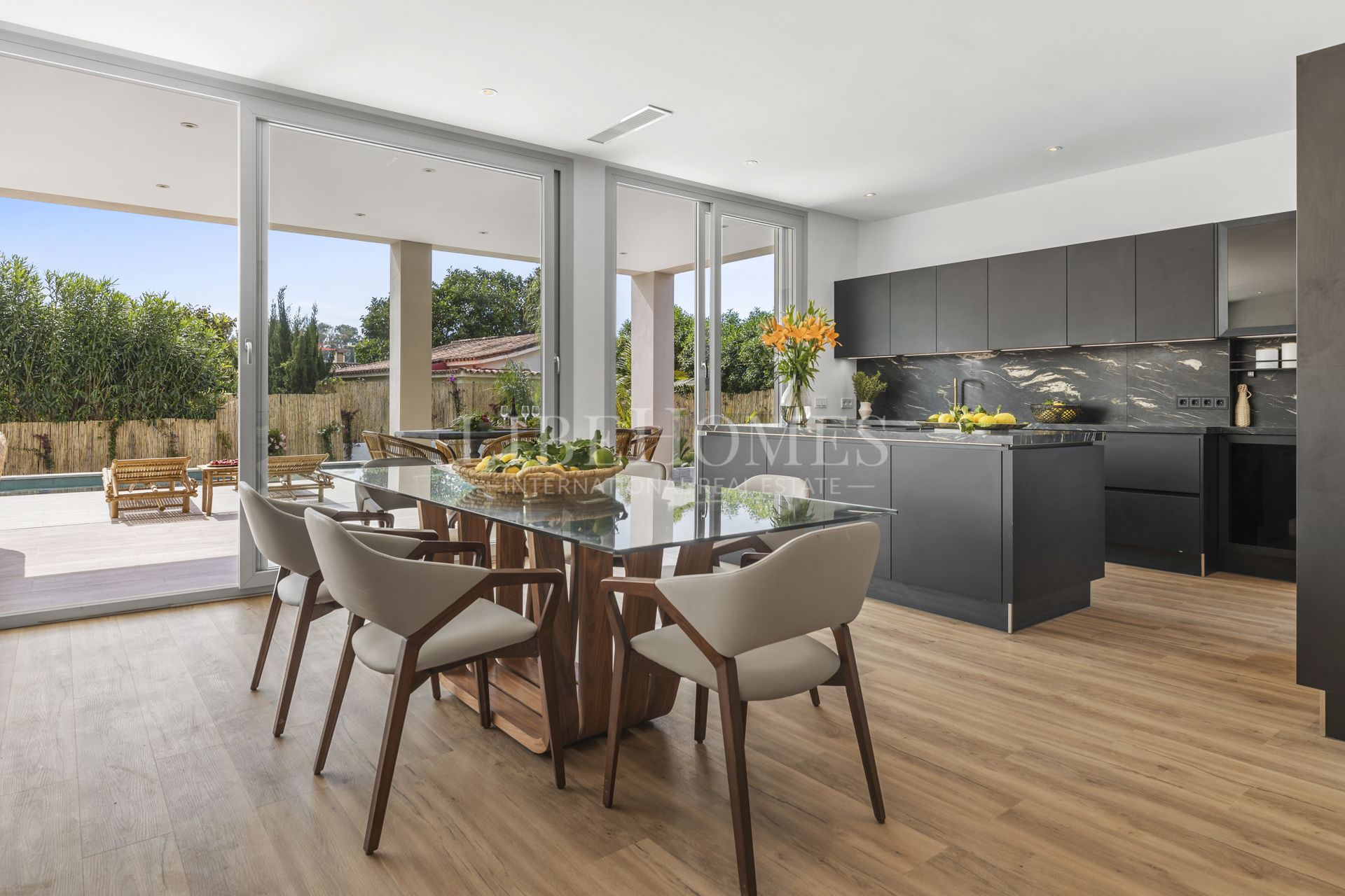 New villa, 2 minutes walk to beach, San Pedro de Alcantara, Marbella