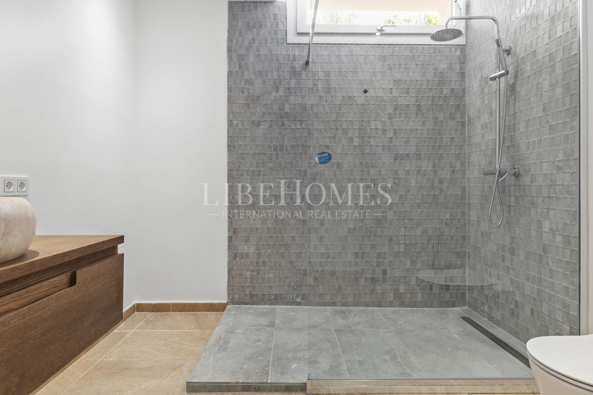 New villa, 2 minutes walk to beach, San Pedro de Alcantara, Marbella