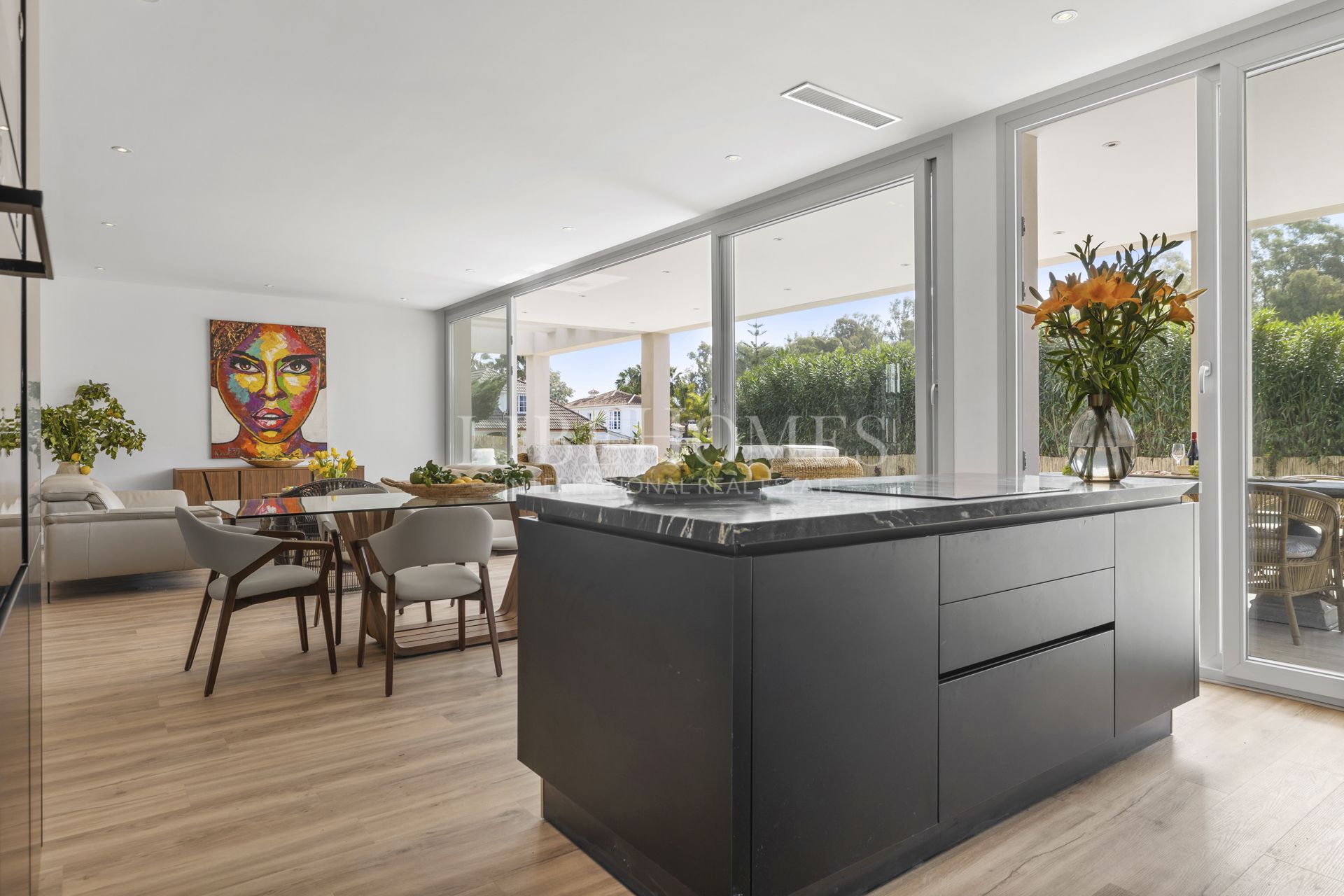 New villa, 2 minutes walk to beach, San Pedro de Alcantara, Marbella