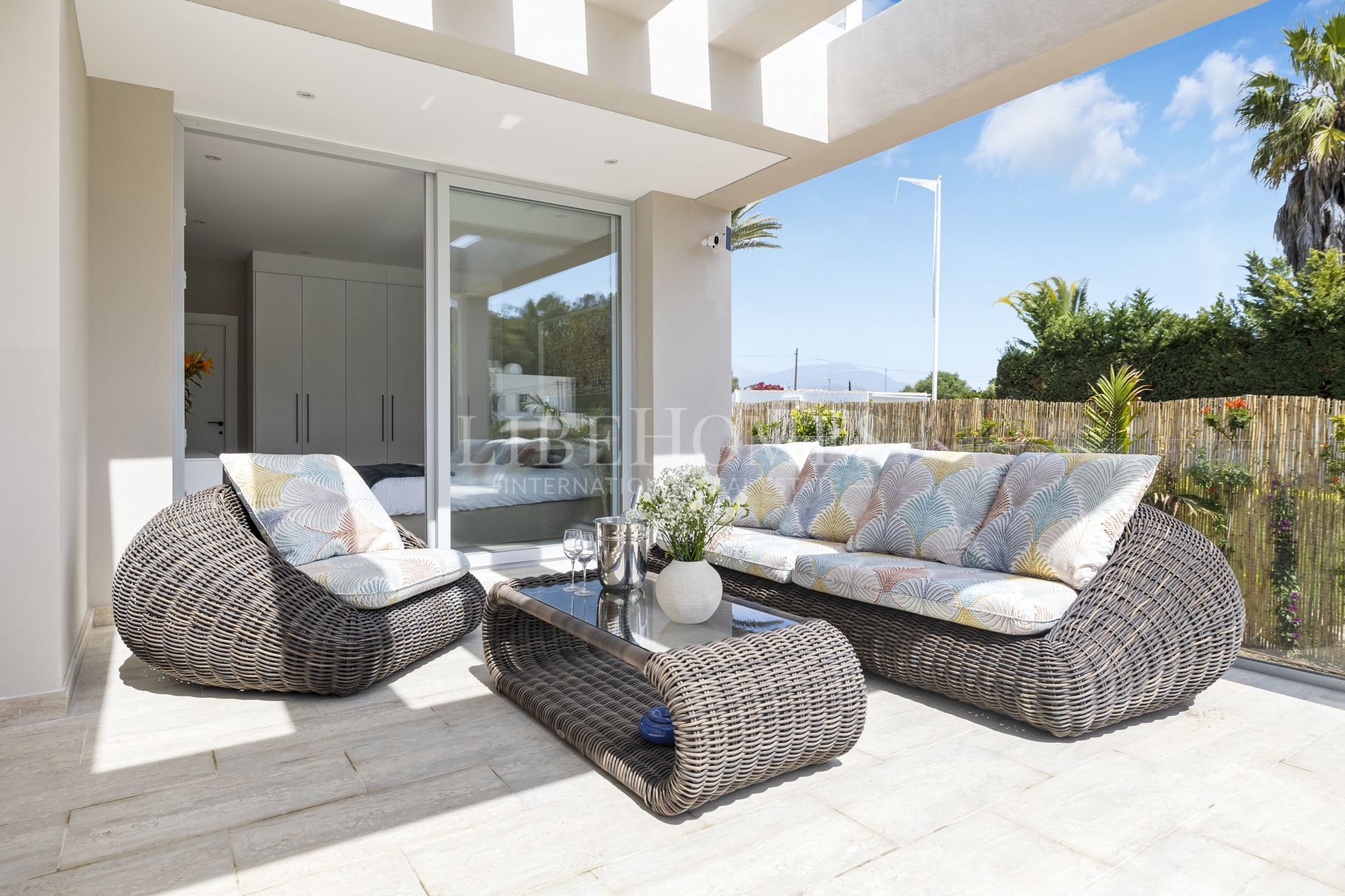 New villa, 2 minutes walk to beach, San Pedro de Alcantara, Marbella