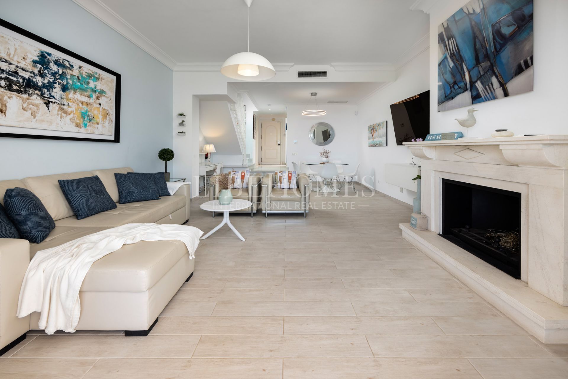 Beachfront townhouse in El Saladillo beach, New Golden Mile, Estepona