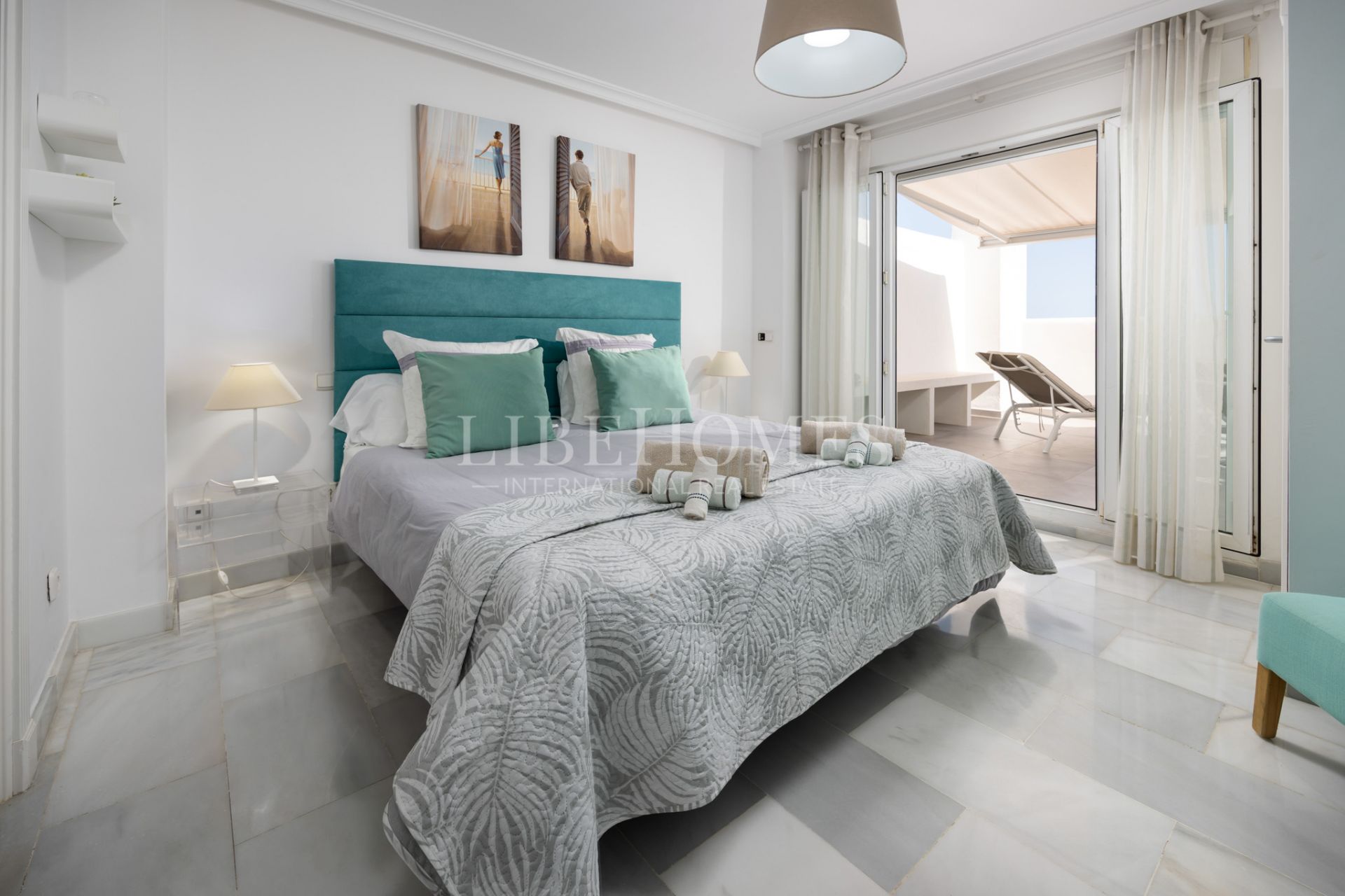 Beachfront townhouse in El Saladillo beach, New Golden Mile, Estepona