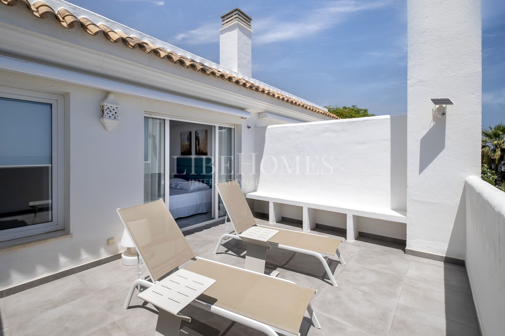 Beachfront townhouse in El Saladillo beach, New Golden Mile, Estepona