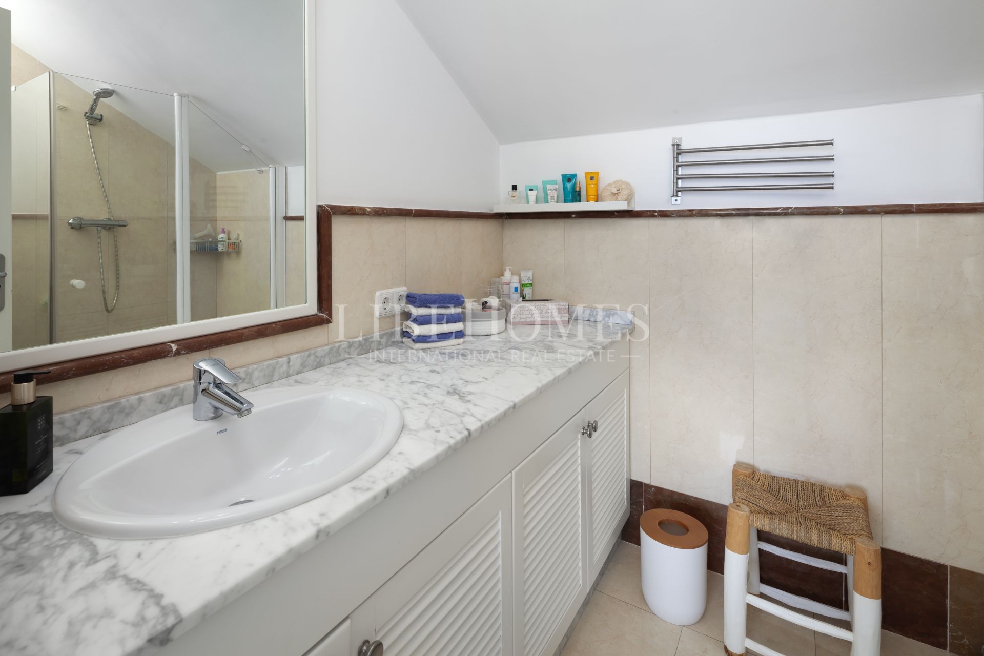 Beachfront townhouse in El Saladillo beach, New Golden Mile, Estepona