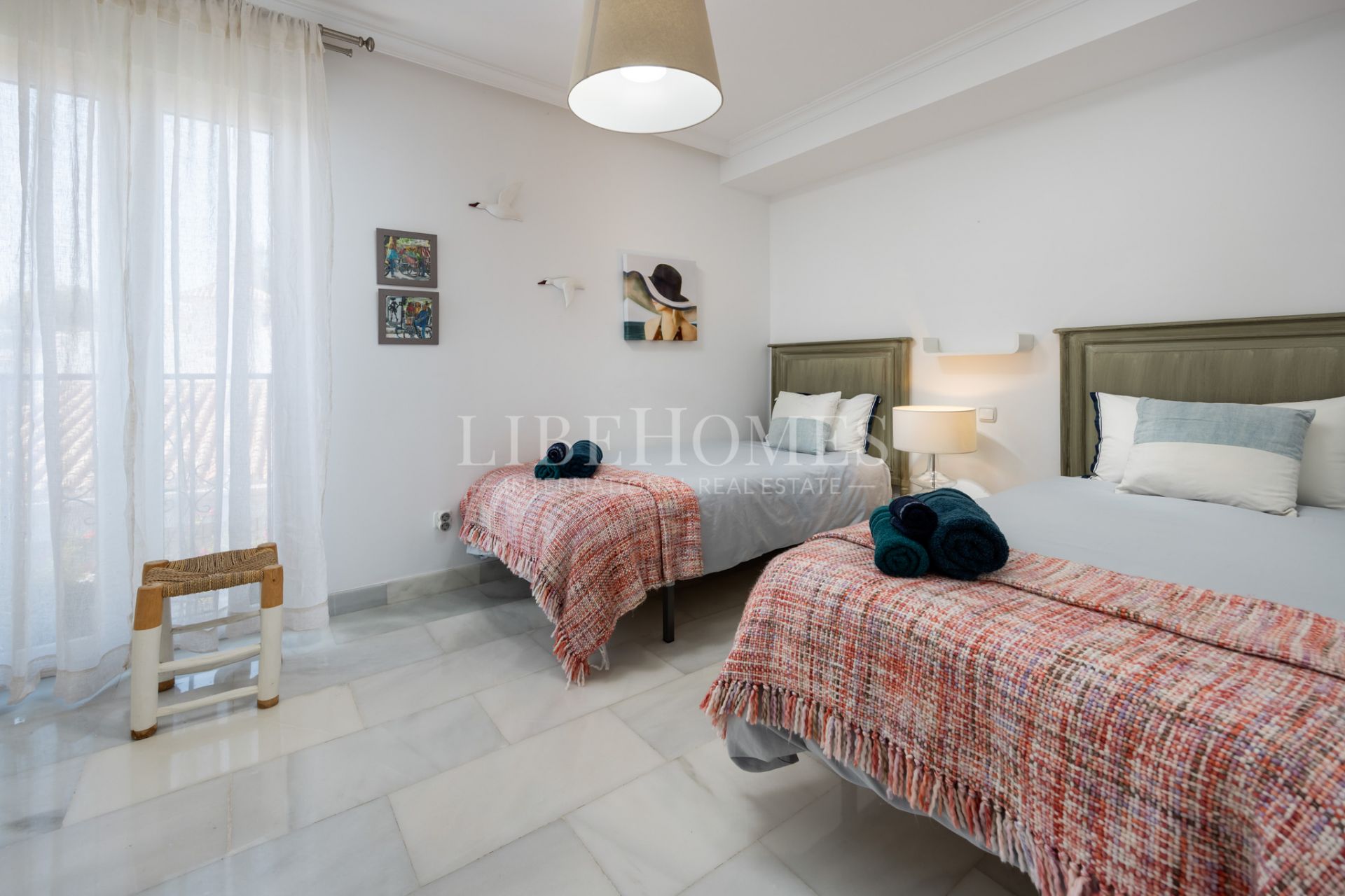 Beachfront townhouse in El Saladillo beach, New Golden Mile, Estepona