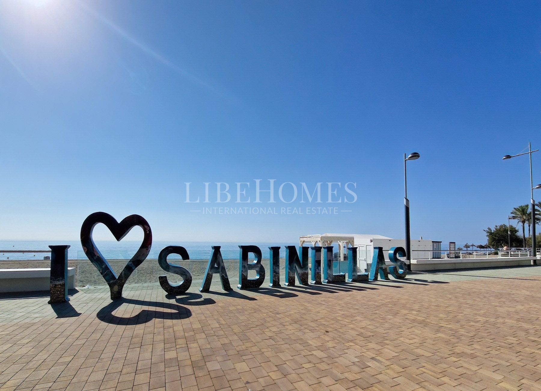 Beachfront apartment, terrace facing the sea, La Noria, Sabinillas