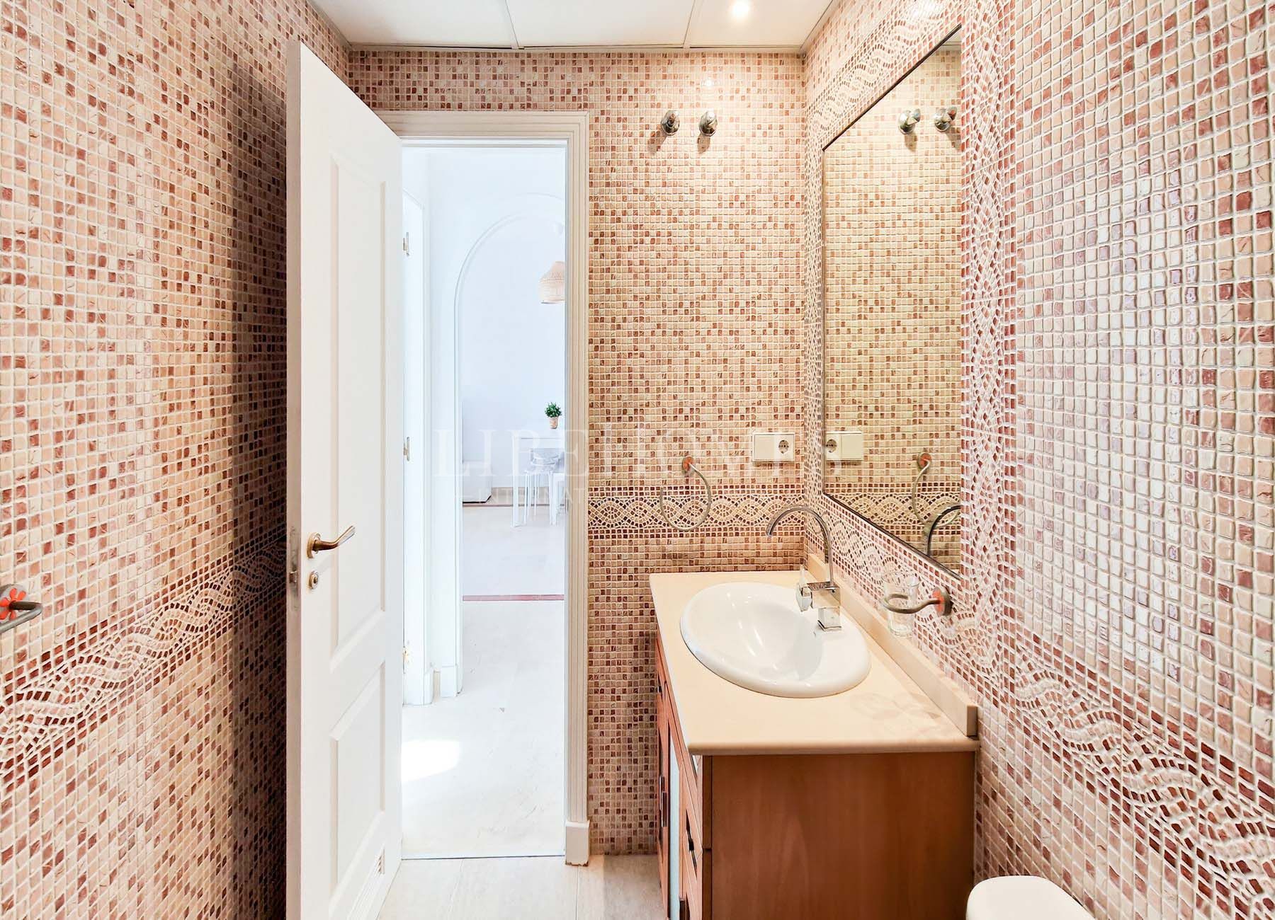 Beachfront apartment, terrace facing the sea, La Noria, Sabinillas