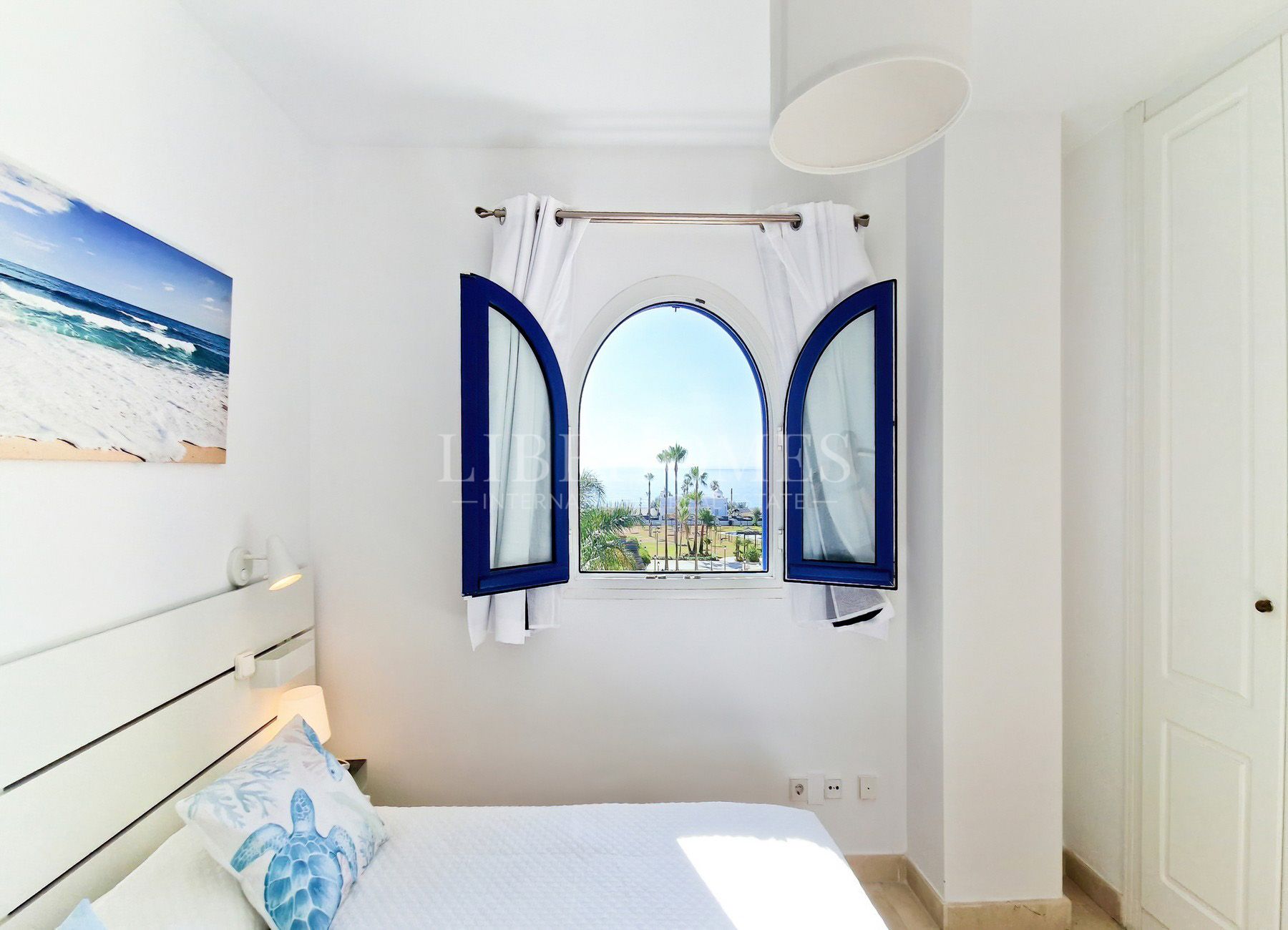 Beachfront apartment, terrace facing the sea, La Noria, Sabinillas