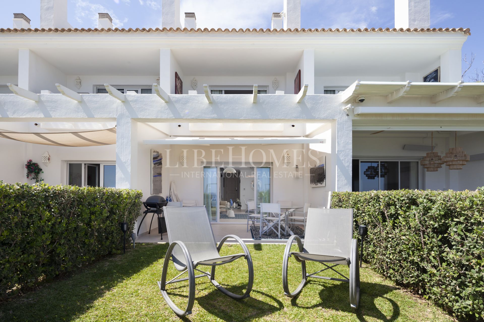 Beachfront townhouse in El Saladillo beach, New Golden Mile, Estepona