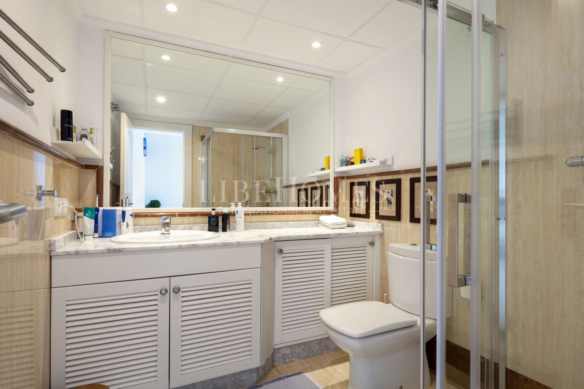 Beachfront townhouse in El Saladillo beach, New Golden Mile, Estepona