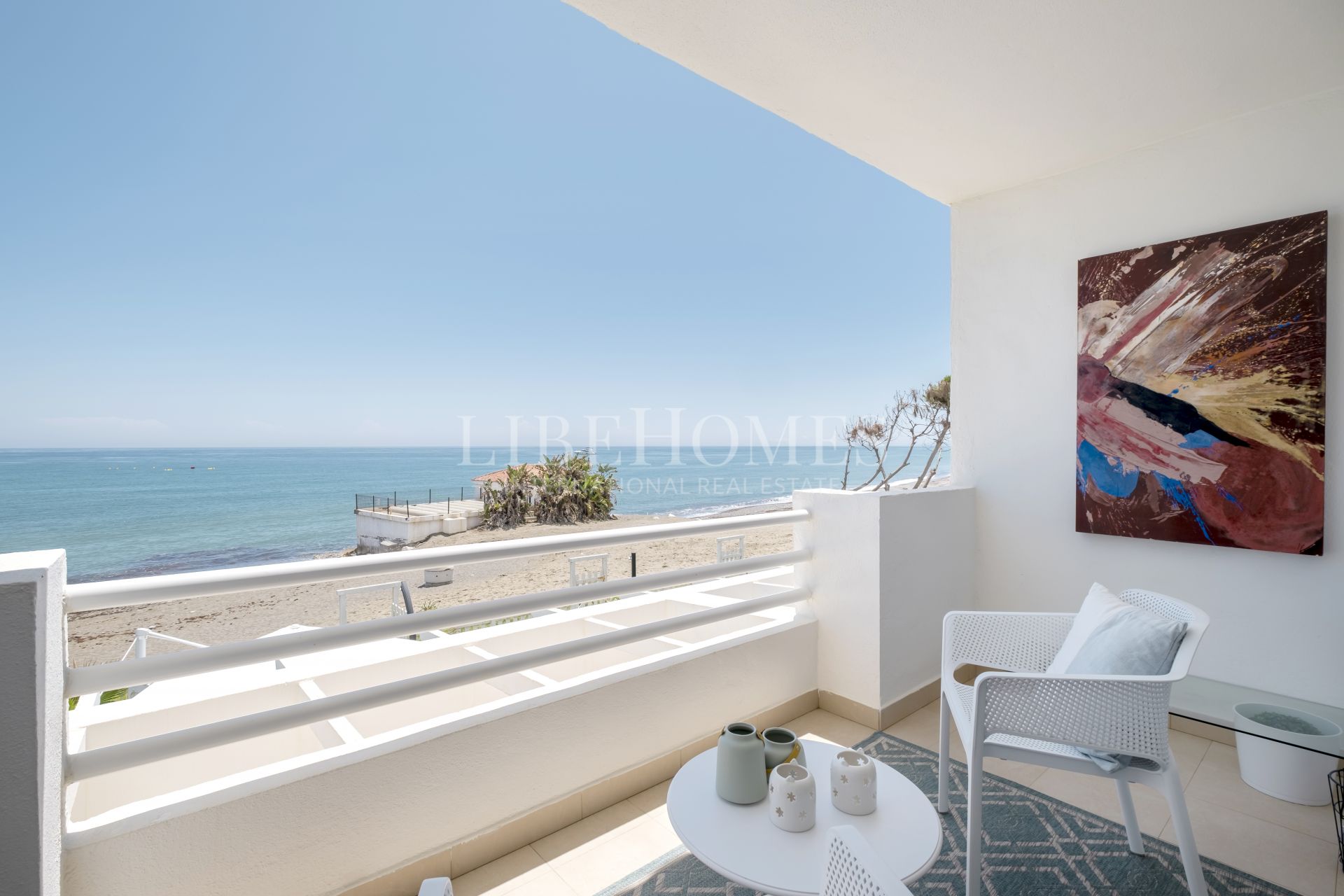 Beachfront townhouse in El Saladillo beach, New Golden Mile, Estepona
