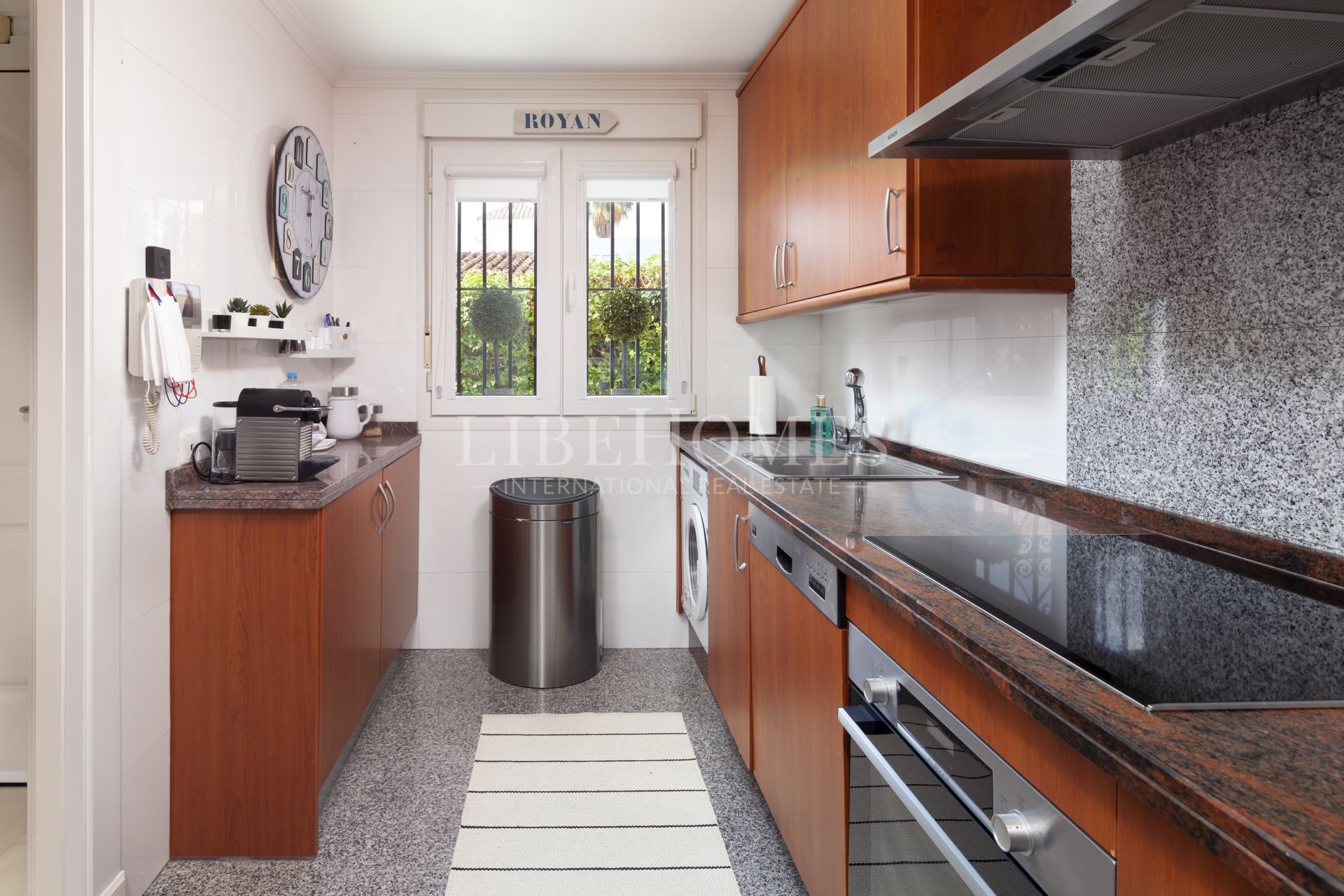 Beachfront townhouse in El Saladillo beach, New Golden Mile, Estepona