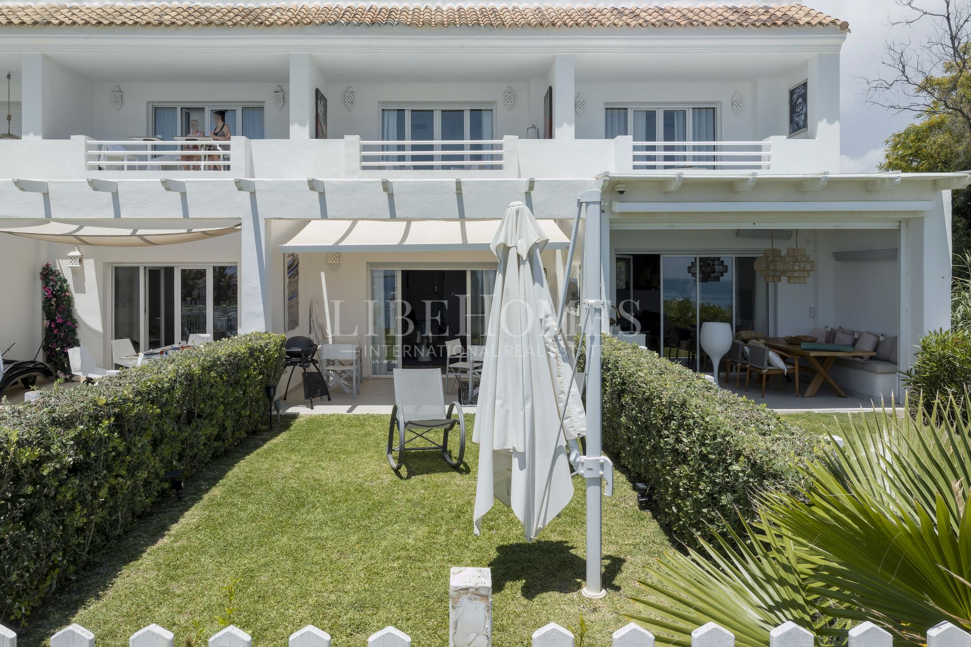 Beachfront townhouse in El Saladillo beach, New Golden Mile, Estepona
